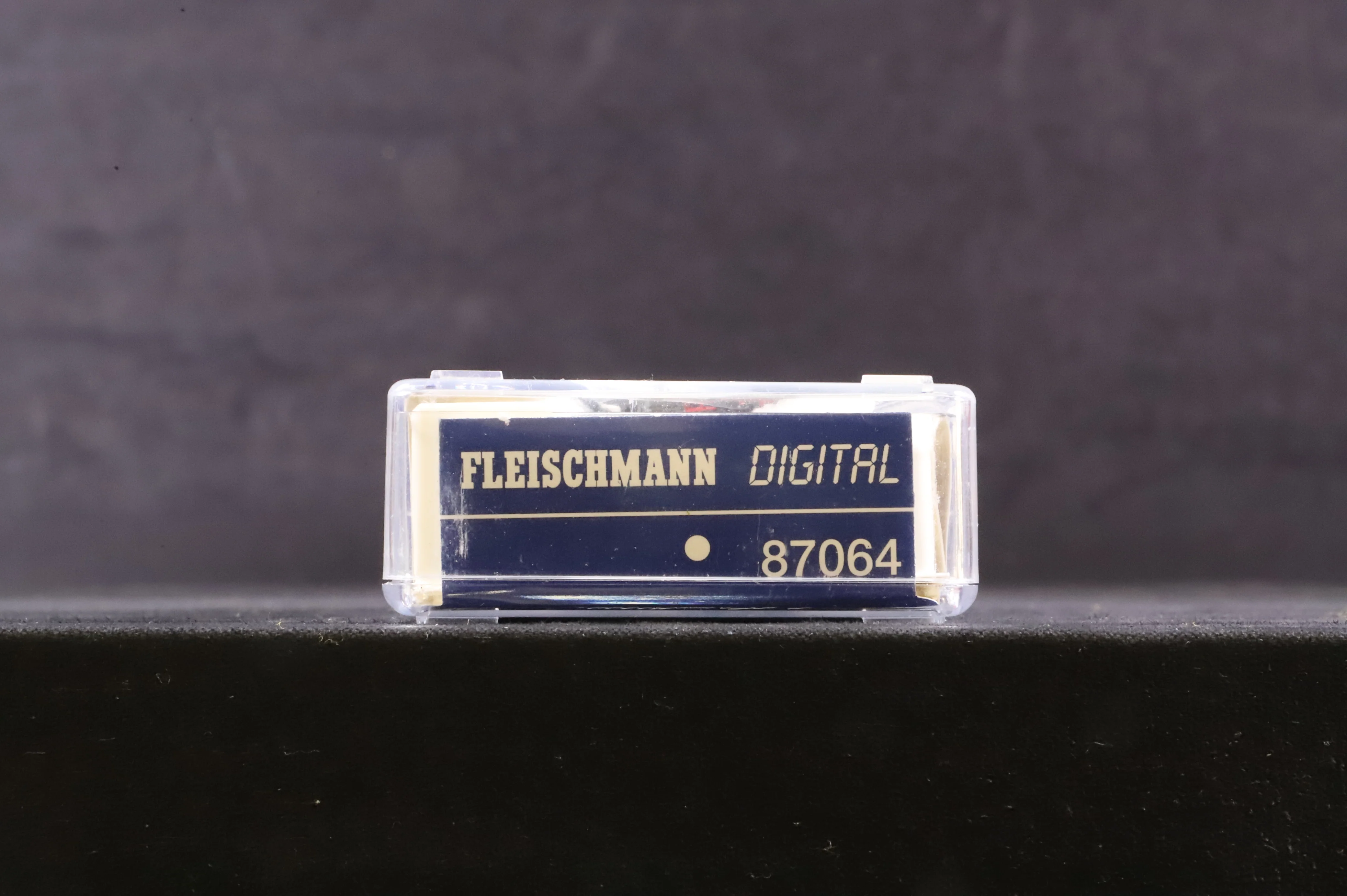Fleischmann N Gauge 87064 Class 64 Tank 064446-8 in DB Black/Red - Image 3