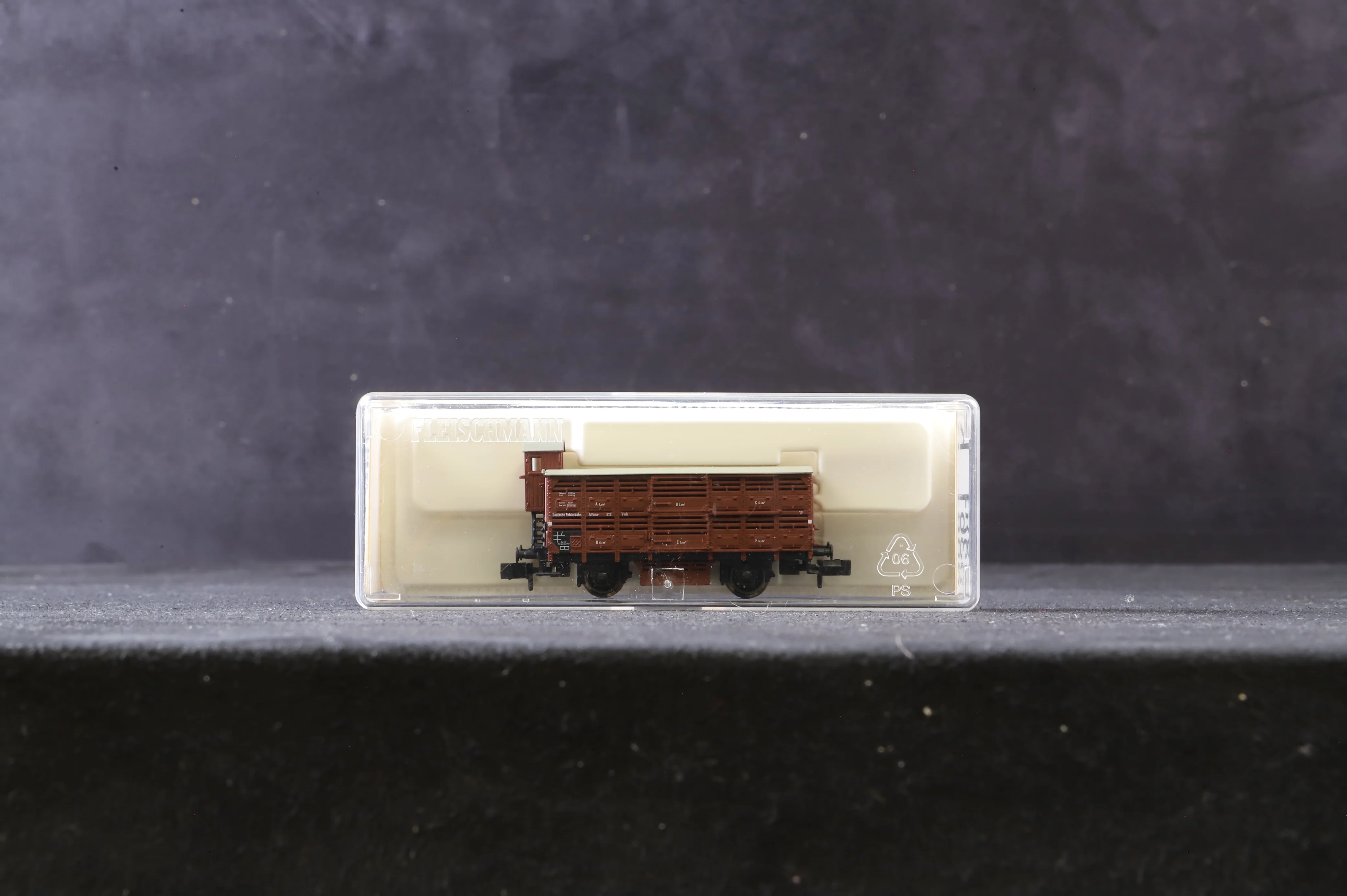 Fleischmann N Rake Of 7 DRG Cattle Wagons Inc. 8352 x 5 & 8361 x 2 - Image 3