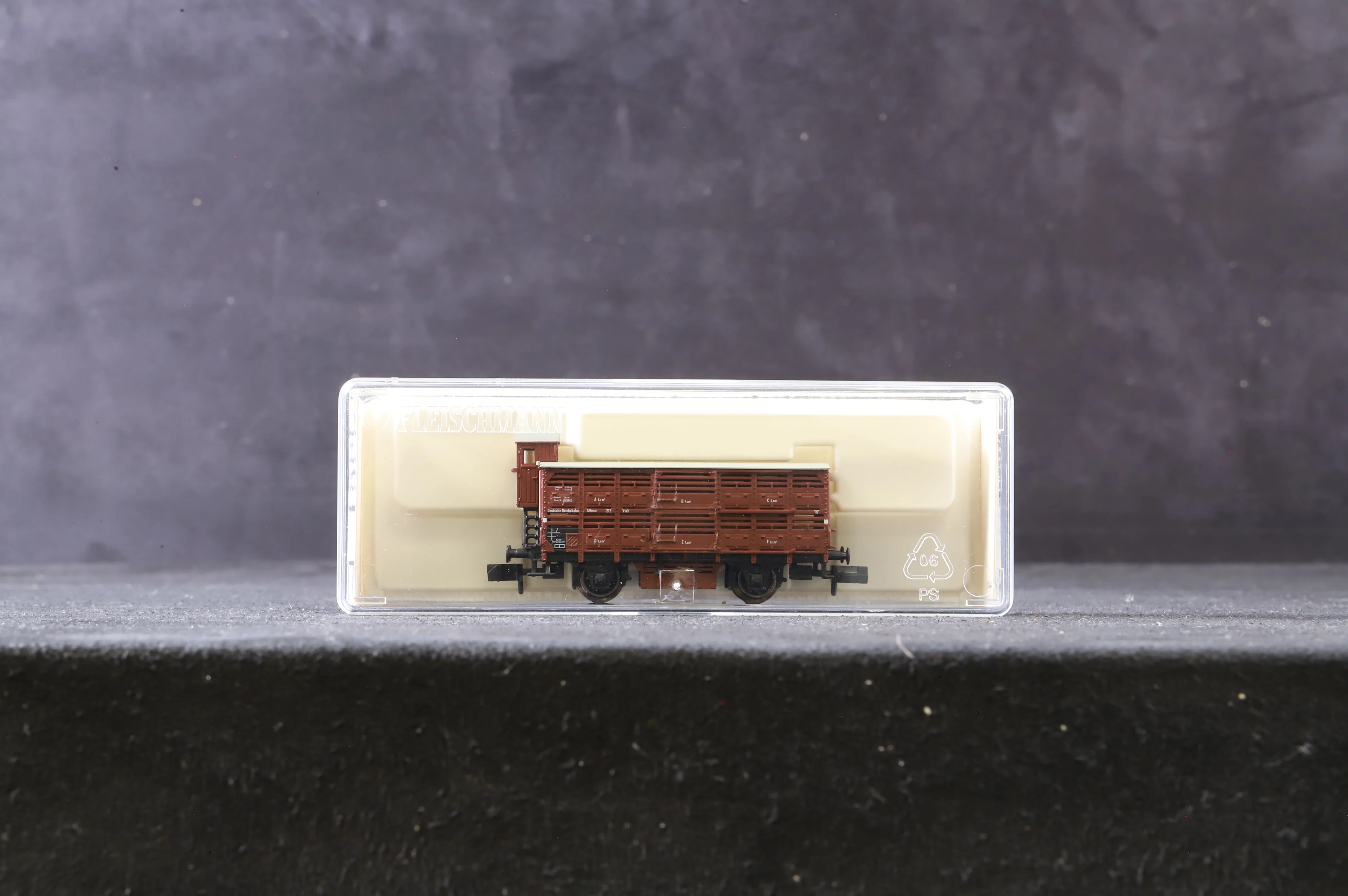 Fleischmann N Rake Of 7 DRG Cattle Wagons Inc. 8352 x 5 & 8361 x 2 - Image 4
