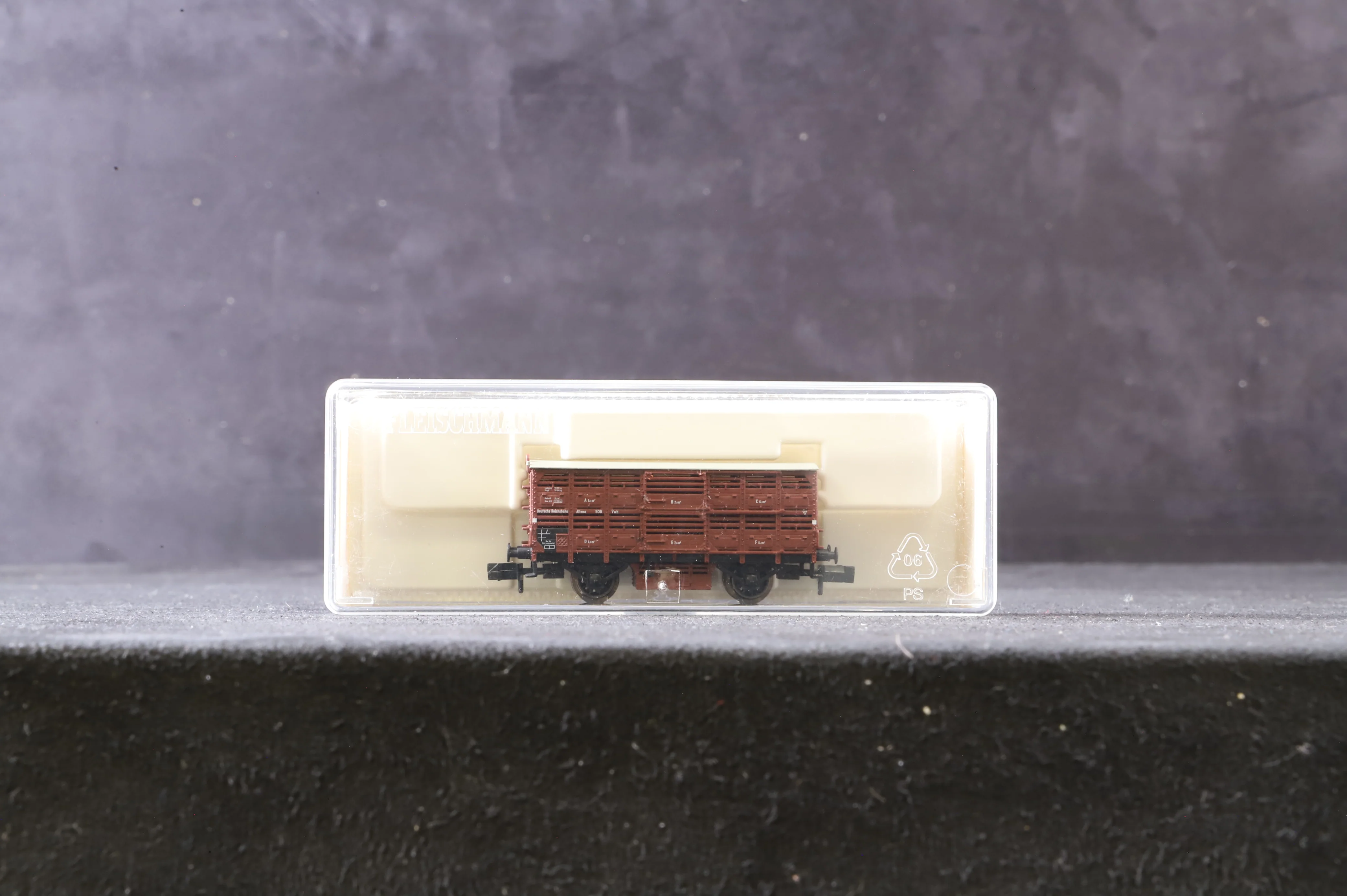 Fleischmann N Rake Of 7 DRG Cattle Wagons Inc. 8352 x 5 & 8361 x 2 - Image 6