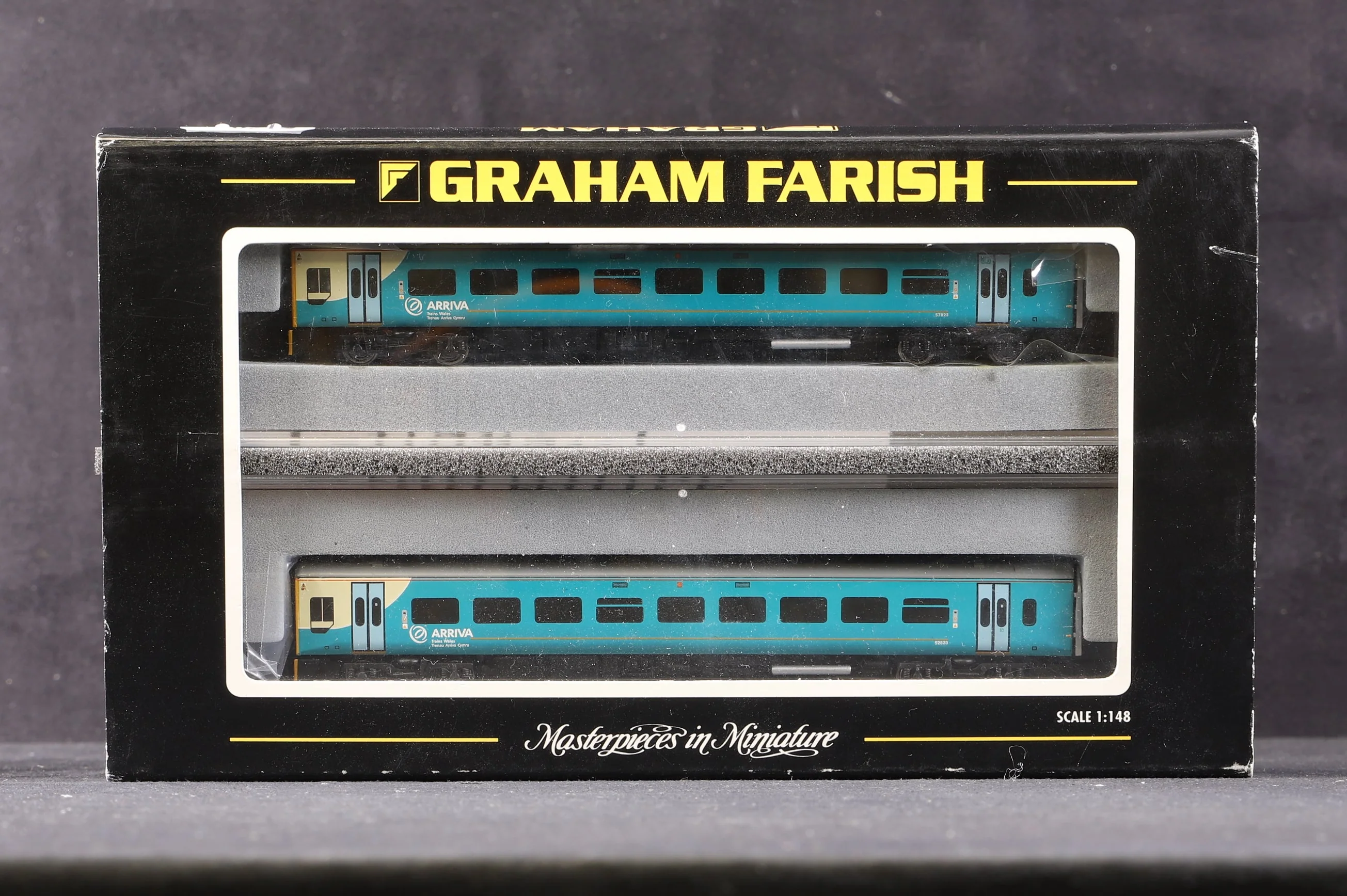Graham Farish N 371-555 Class 158 2 Car DMU Arriva Trains Wales/Trenau Arriva Cymru '57823'