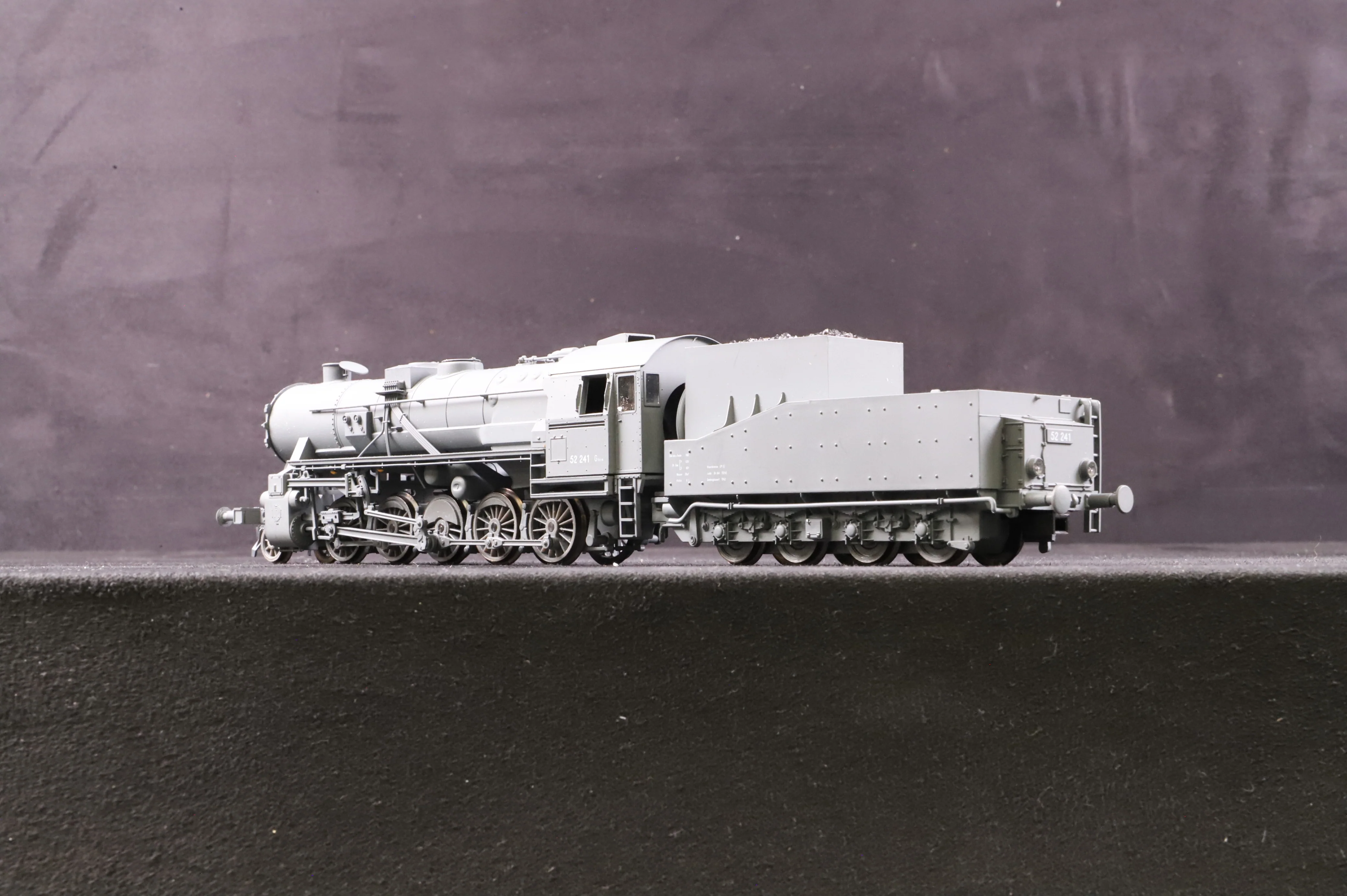 Gutzold HO 32400 BR 52 Steam Locomotive - Image 2