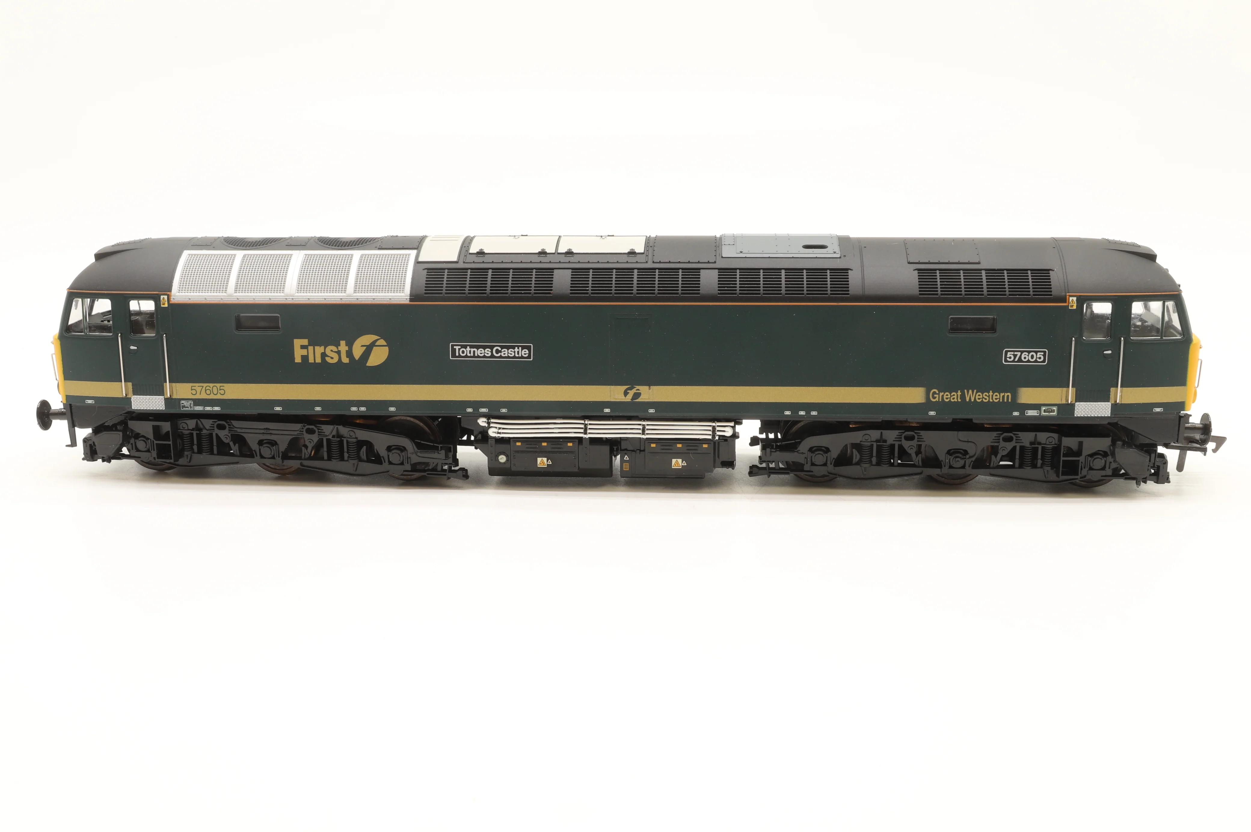 Heljan OO 5705 Class 57 57605 'Totnes Castle' in FGW Green - DCC Sound - Image 2
