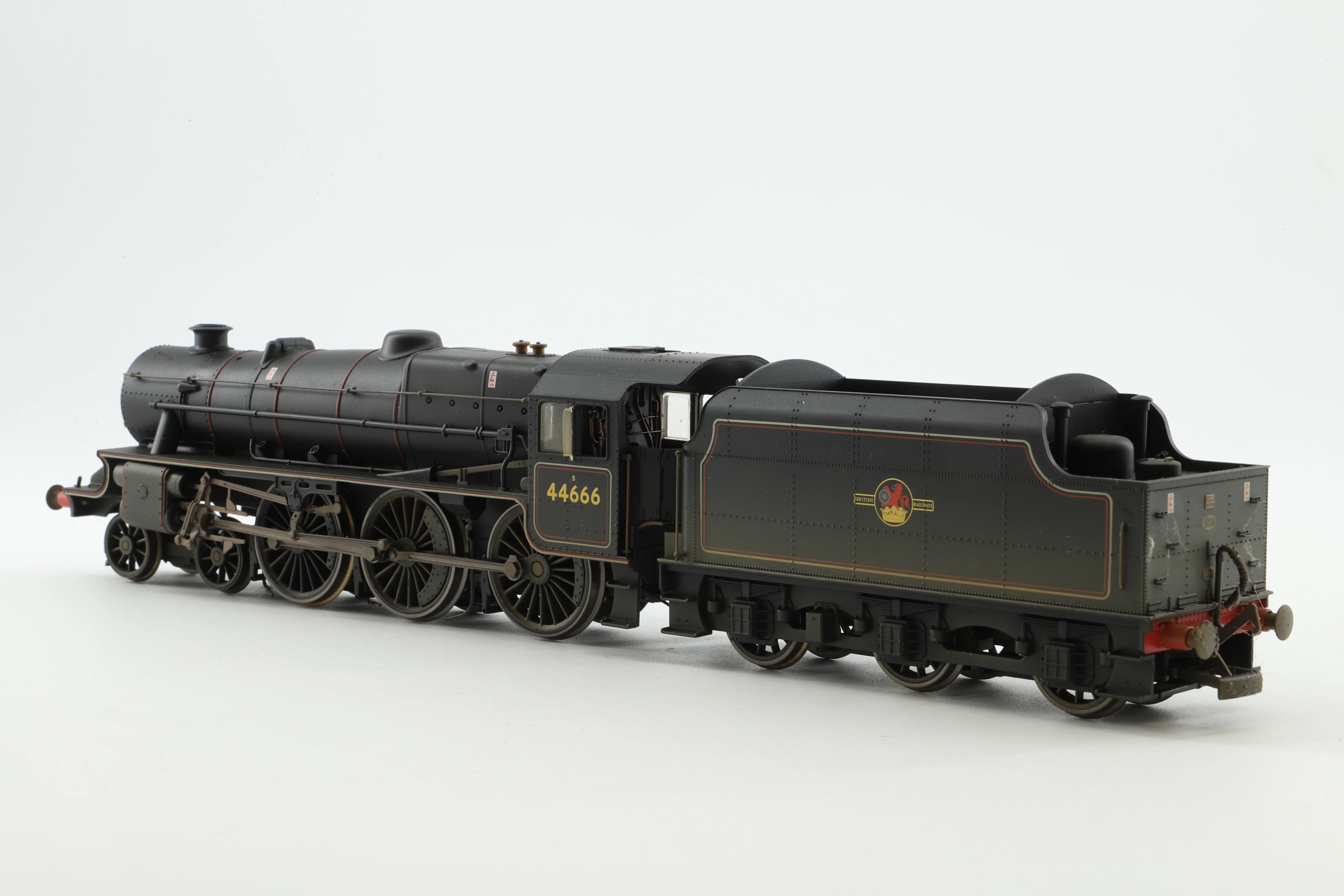 Hornby OO R2382 Class 5MT 44666 in Lined BR Black w/ Late Crests - Image 5