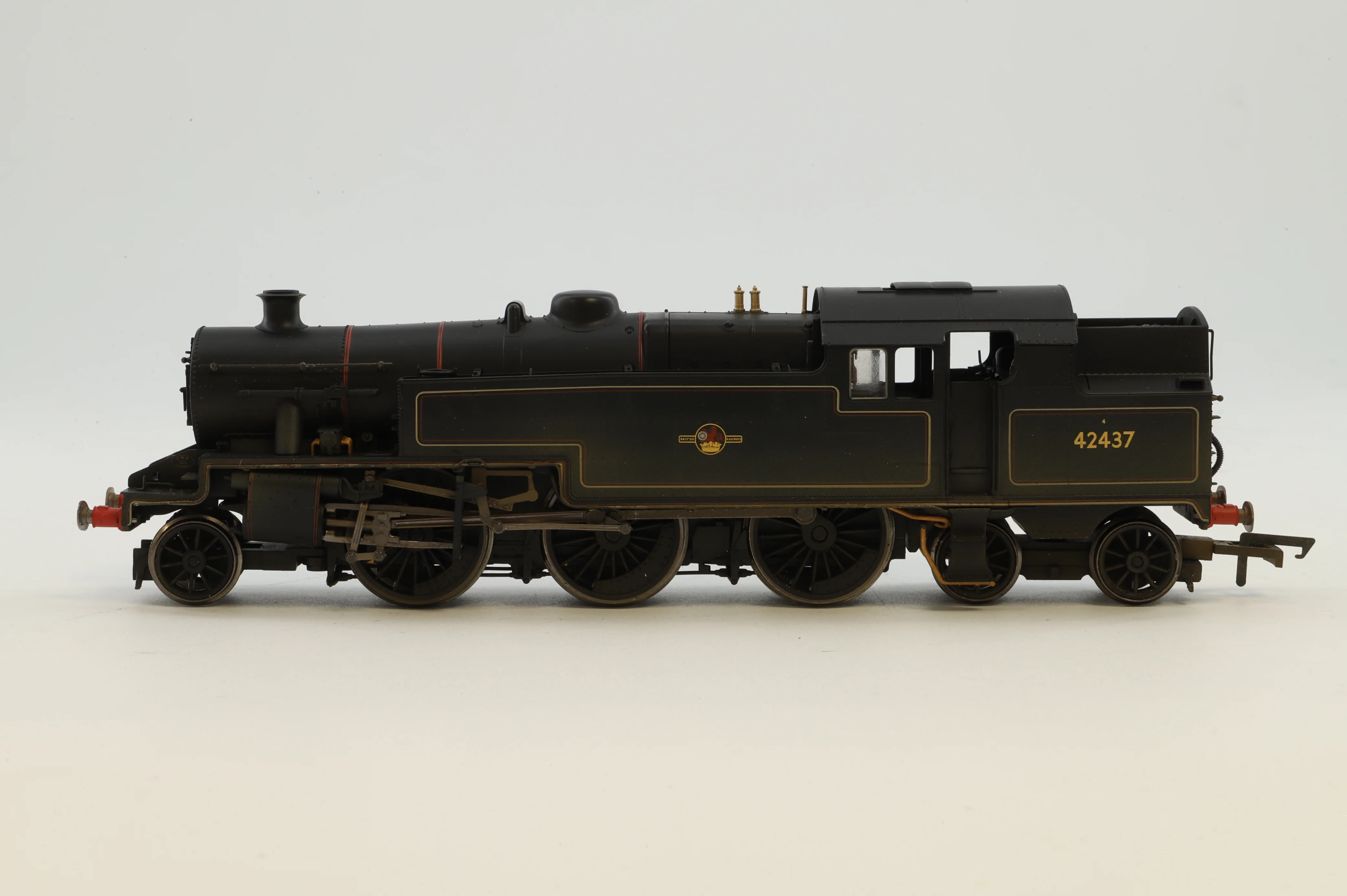 Hornby OO R2637 BR Stanier 4MT 2-6-4T Class 4P '42437' BR Lined Black L/C - Image 3