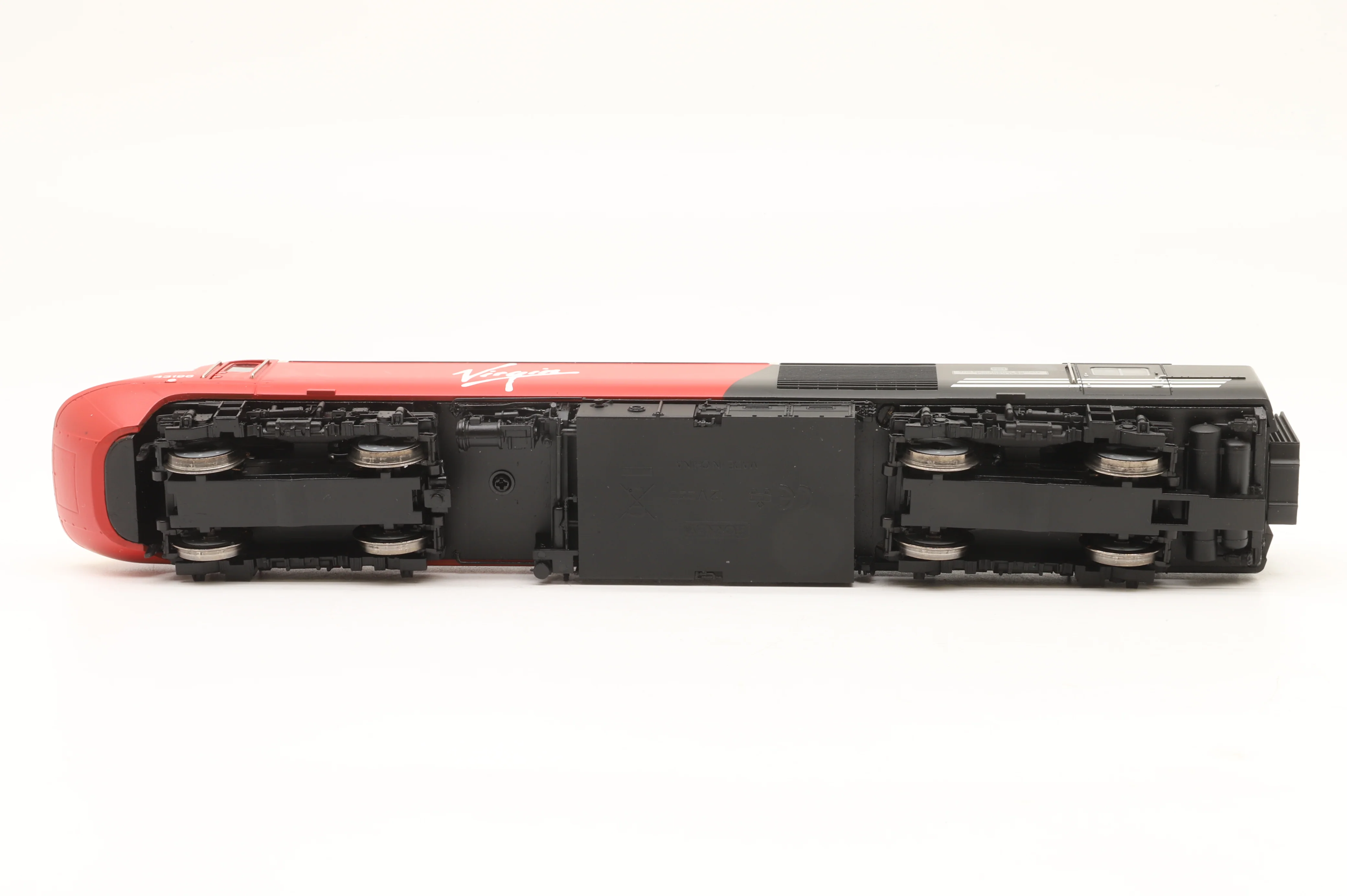 Hornby OO R2704 Class 43 HST Set 43196 'Newspaper Society'/43162 in Virgin Trains Livery - DCC Sound - Image 4