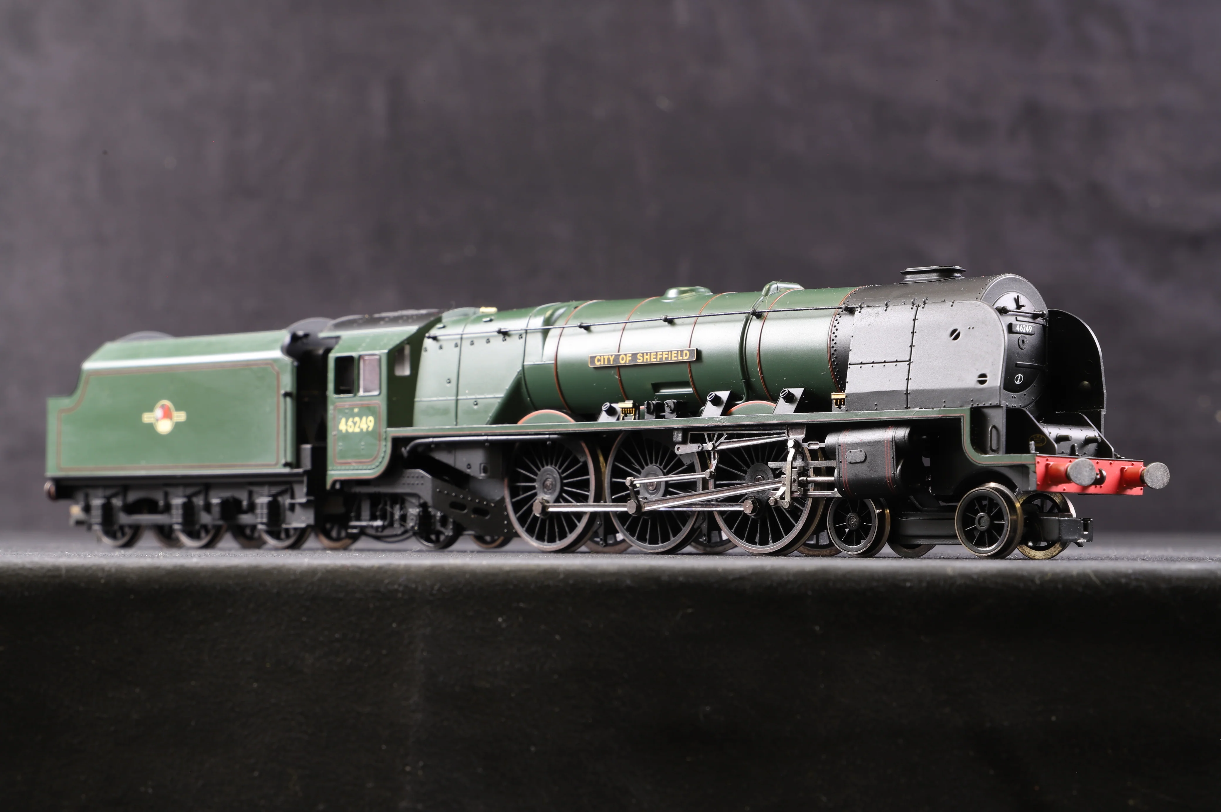 Hornby OO R2782XS BR 4-6-2 Duchess Class 8P 'City of Sheffield', DCC Sound