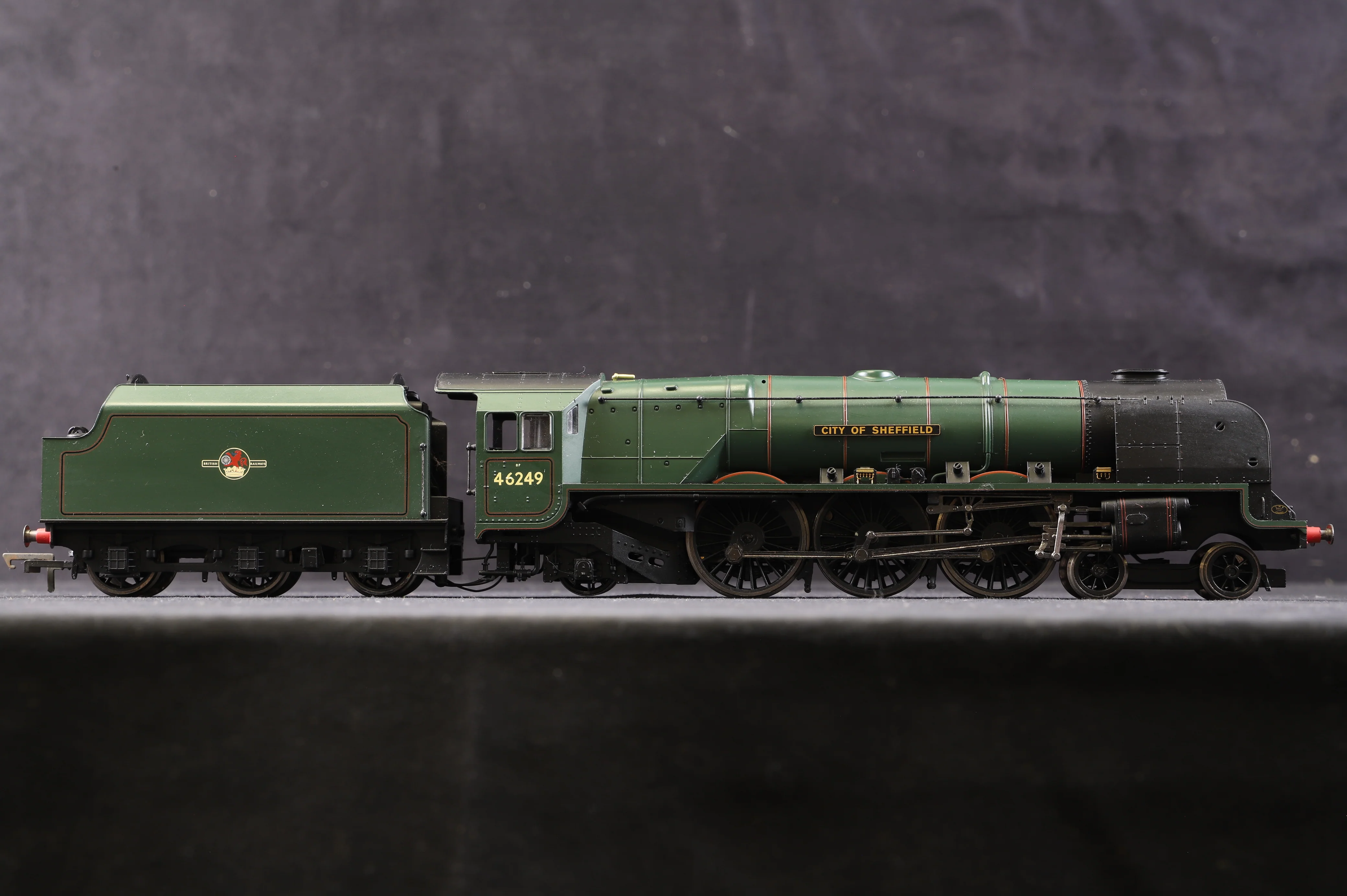 Hornby OO R2782XS BR 4-6-2 Duchess Class 8P 'City of Sheffield', DCC Sound - Image 2
