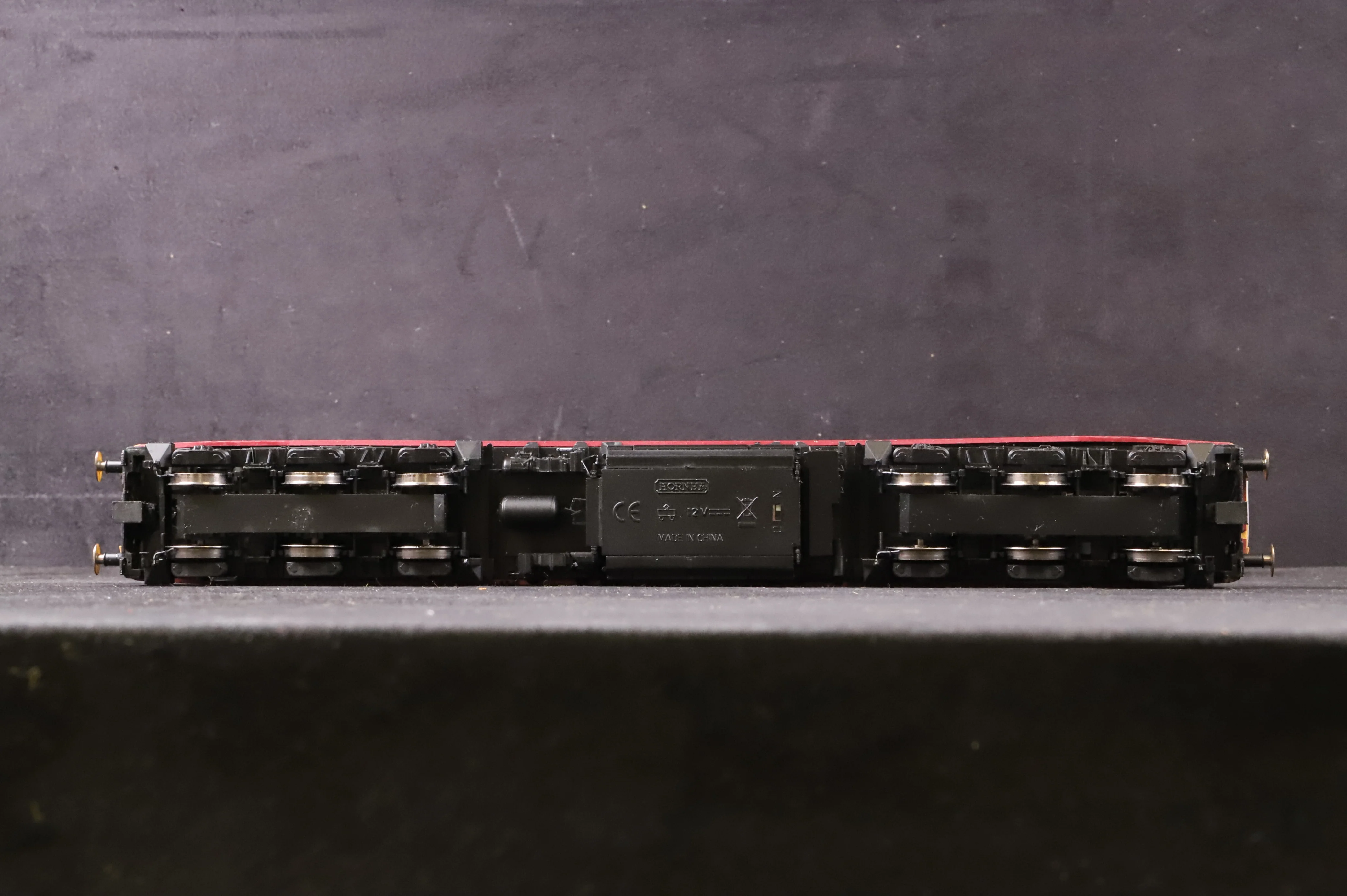 Hornby OO R2883 EWS Co-Co Diesel Electric Class 60 'The Territorial Army Centenary', DCC Fitted - Image 6