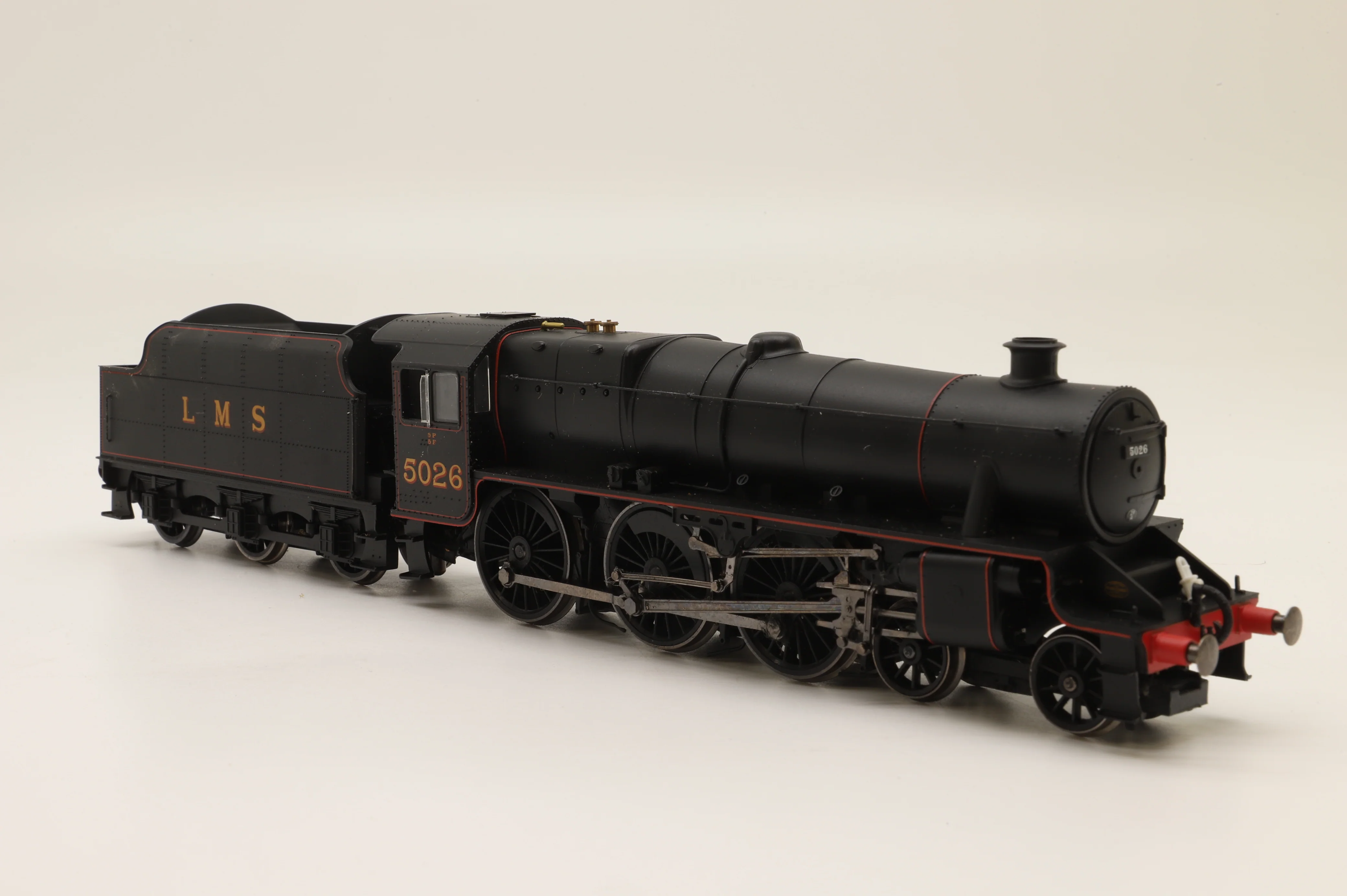 Hornby OO R2887M 'The Thames-Forth Express' Train Set Incl. Black 5 No.5026 & 3x Stanier Coaches - Image 2