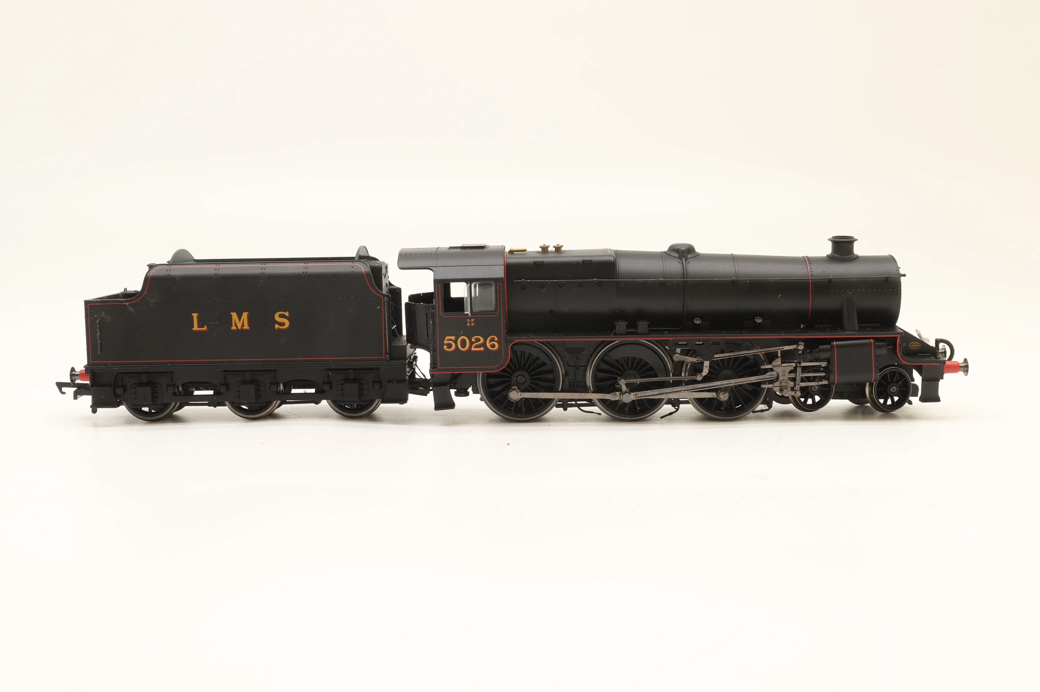 Hornby OO R2887M 'The Thames-Forth Express' Train Set Incl. Black 5 No.5026 & 3x Stanier Coaches - Image 3