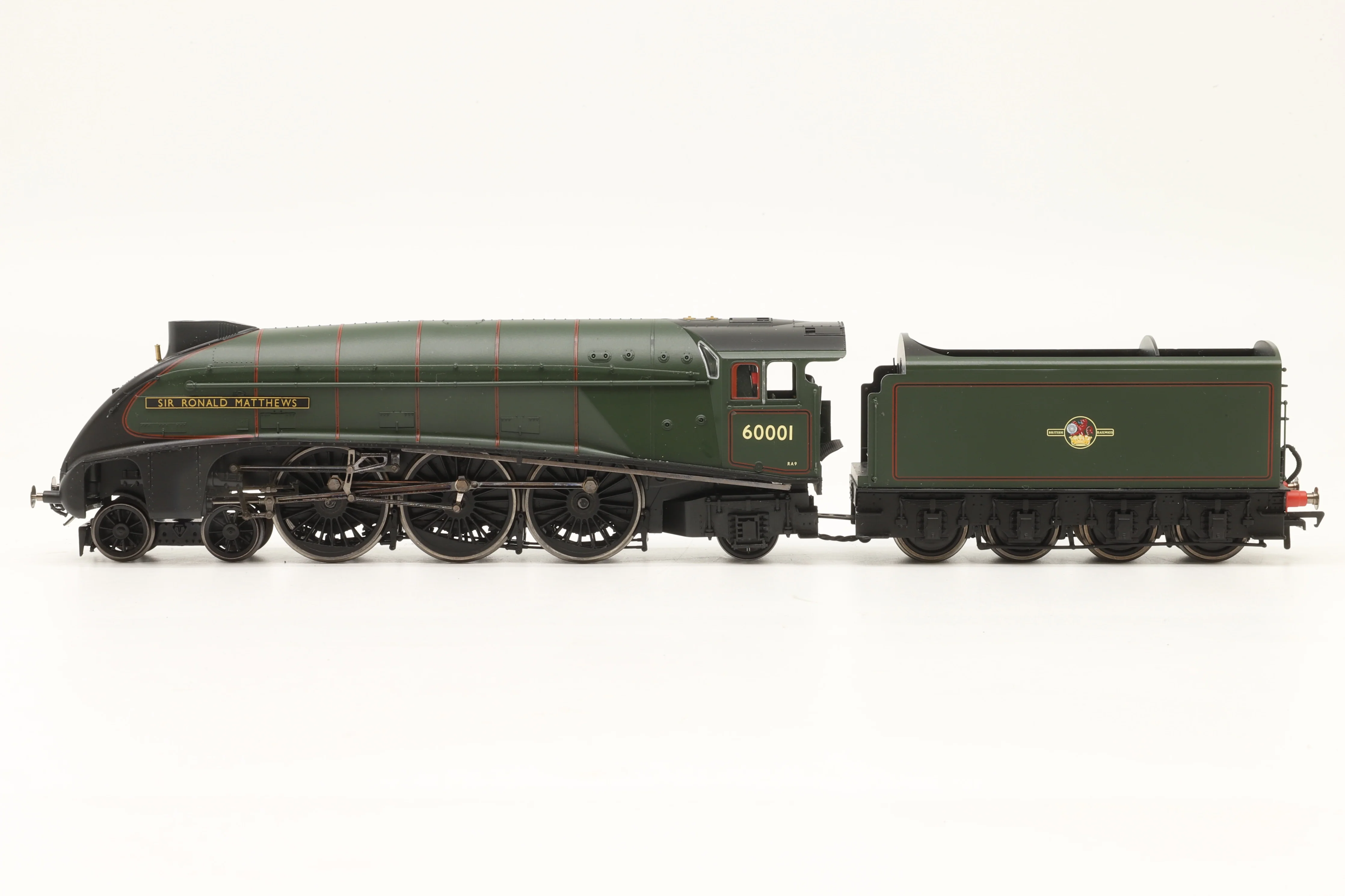 Hornby OO R2896XS Class A4 '60001' 'Sir Ronald Matthews' BR Lined Green L/C DCC Sound - Image 3