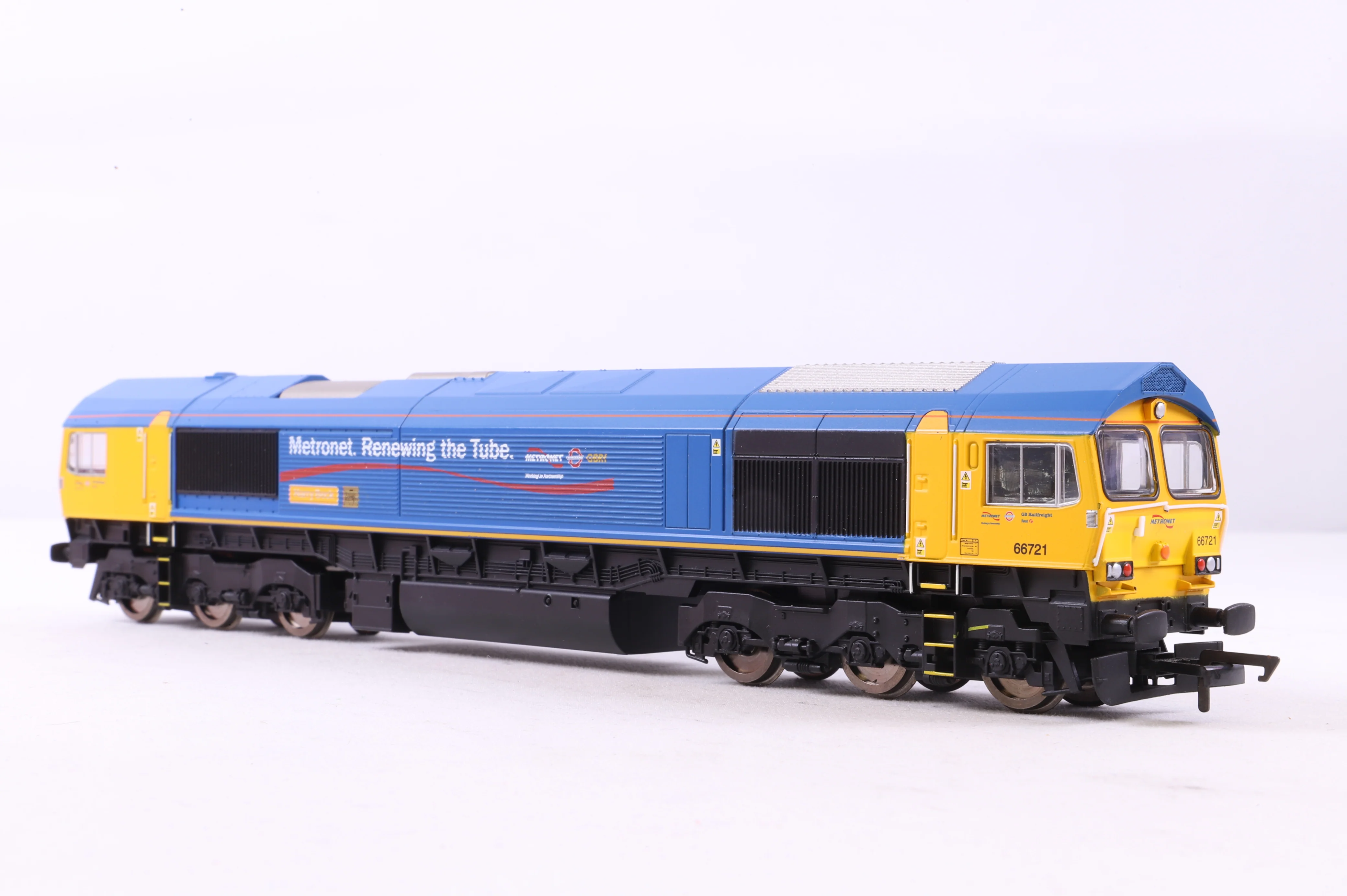Hornby OO R30021 GBRf Class 66 Co-Co 'Harry Beck' '66721' - Image 3