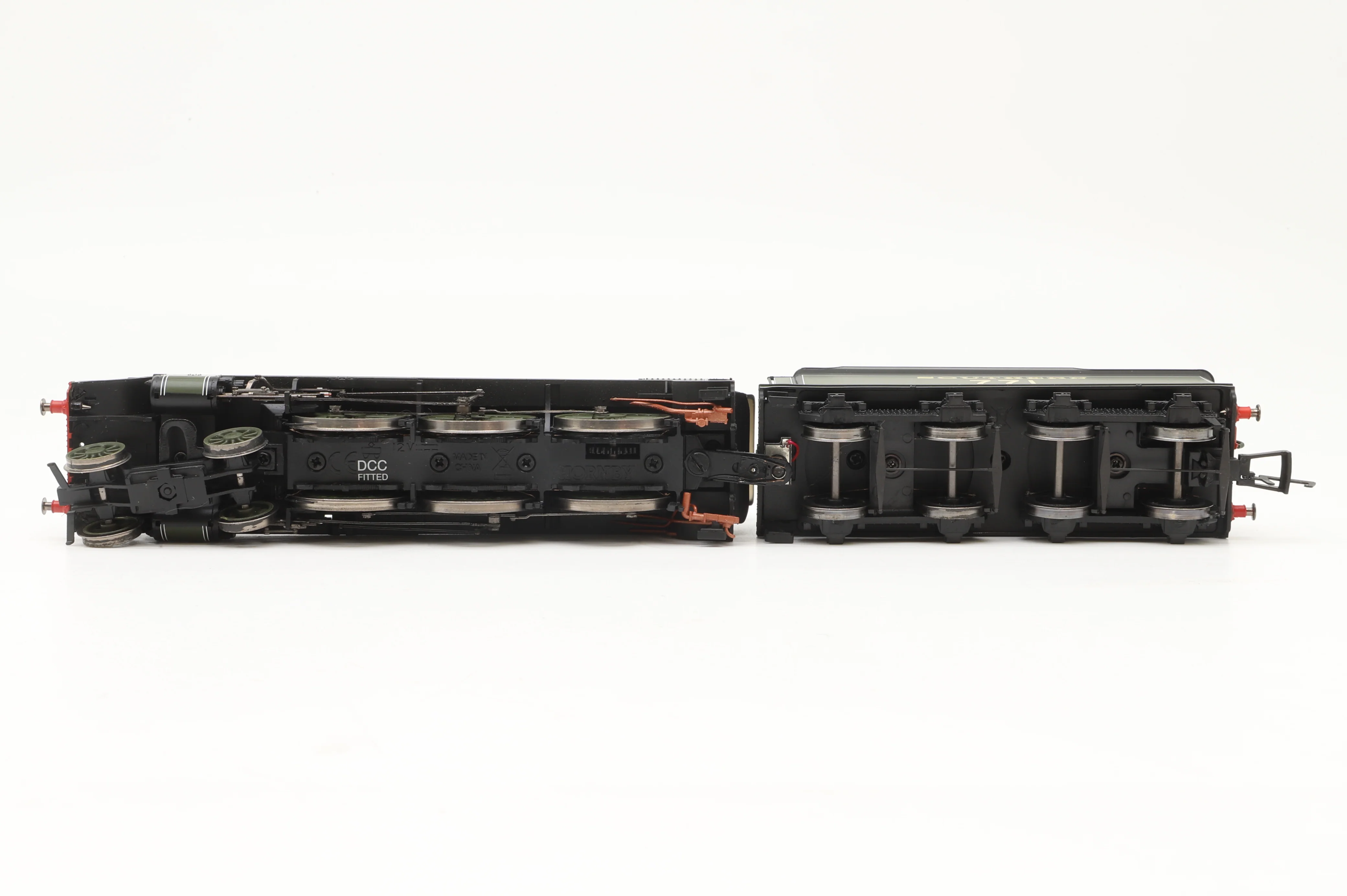 Hornby OO R3010X Class N15 '771' 'Sir Sagramore' Steam Locomotive SR Green DCC Fitted - Image 4