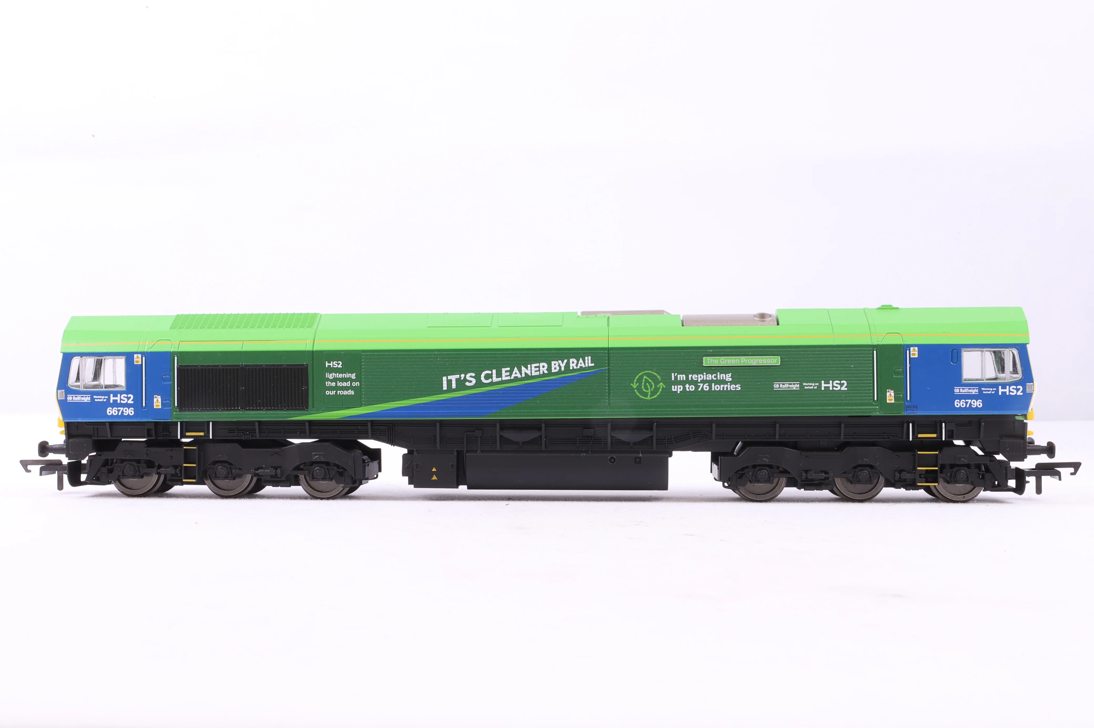 Hornby OO R30151 GBRf Class 66 Co-Co 'The Green Progression' '66796', DCC Fitted - Image 2