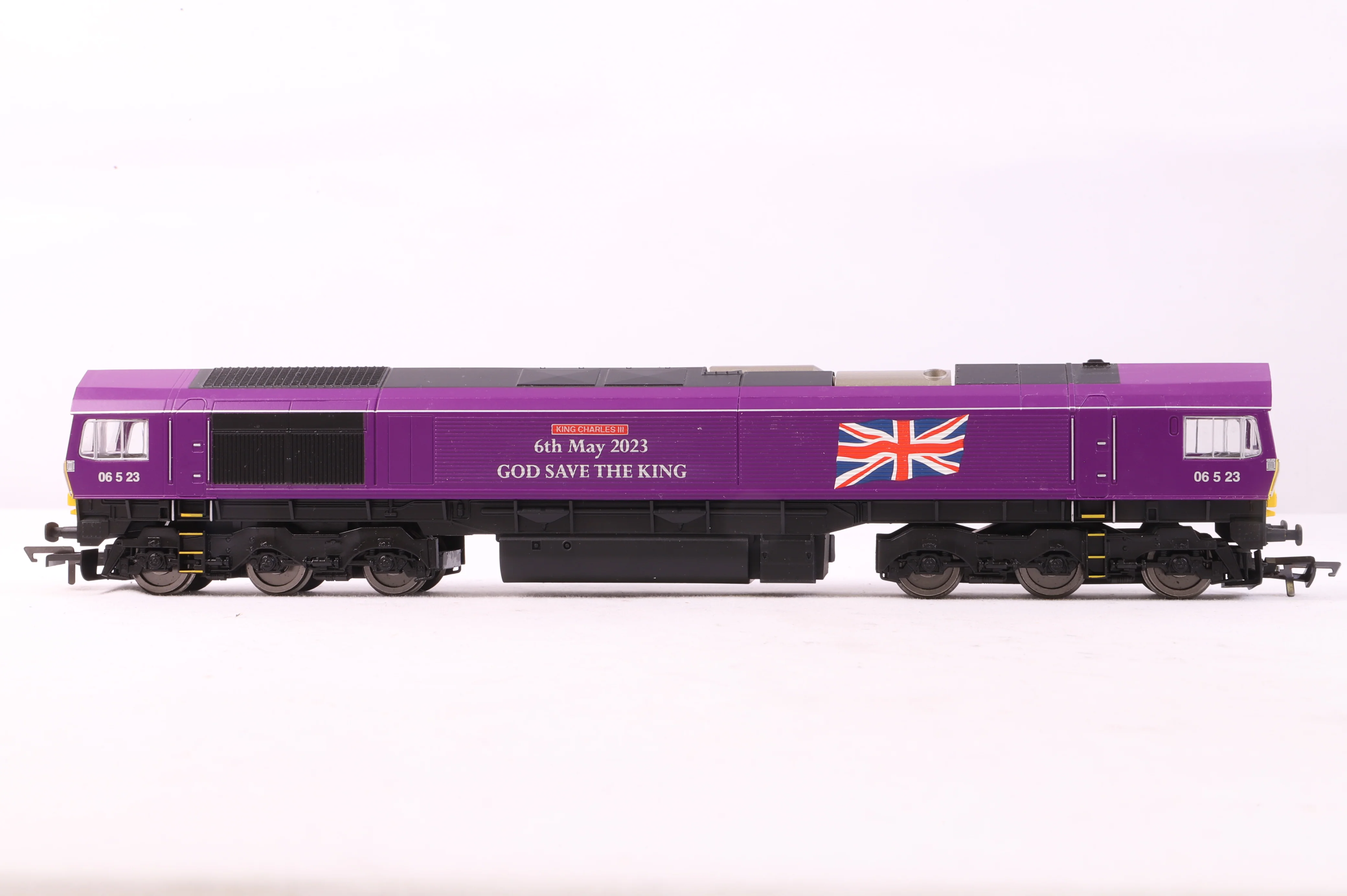 Hornby OO R30238TXS Class 66 '06523' 'King Charles III' DCC Sound - Image 2