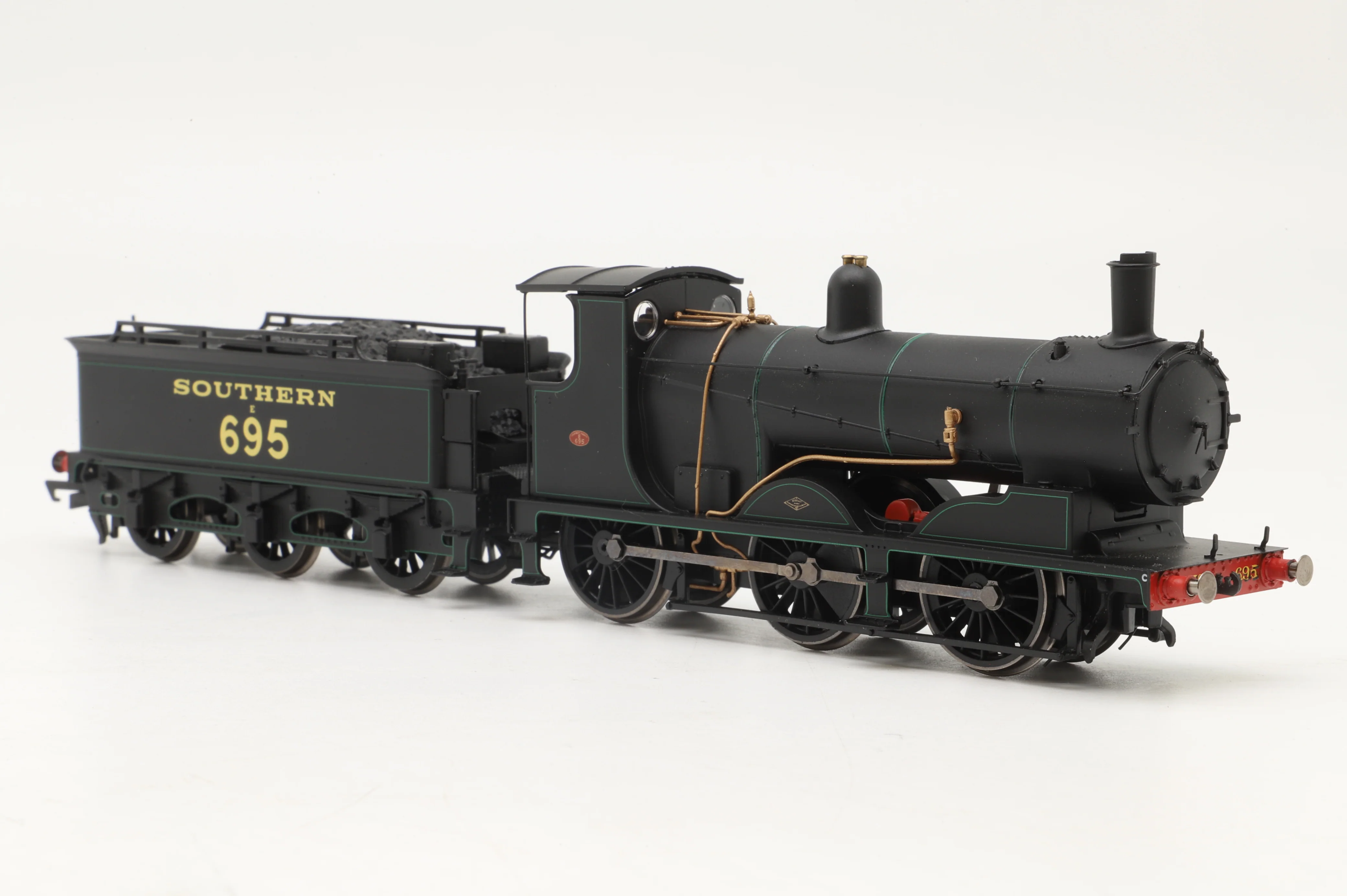 Hornby OO R3238 Drummond 700 Class '695' Steam Locomotive SR Black