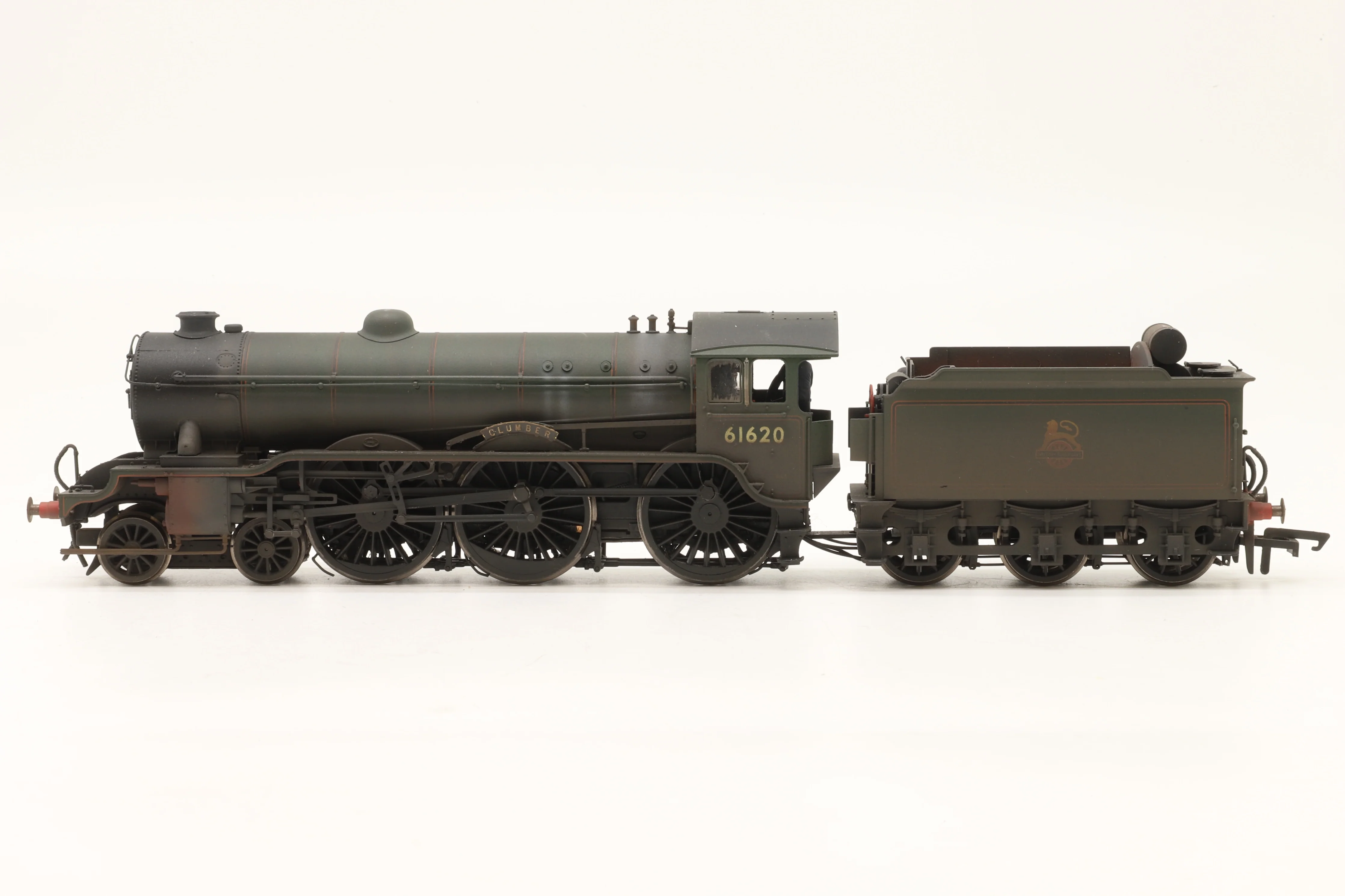 Hornby OO R3318 Class B17/6 '61620' 'Clumber' BR Lined Green E/C Weathered, Renamed & DCC Sound - Image 3