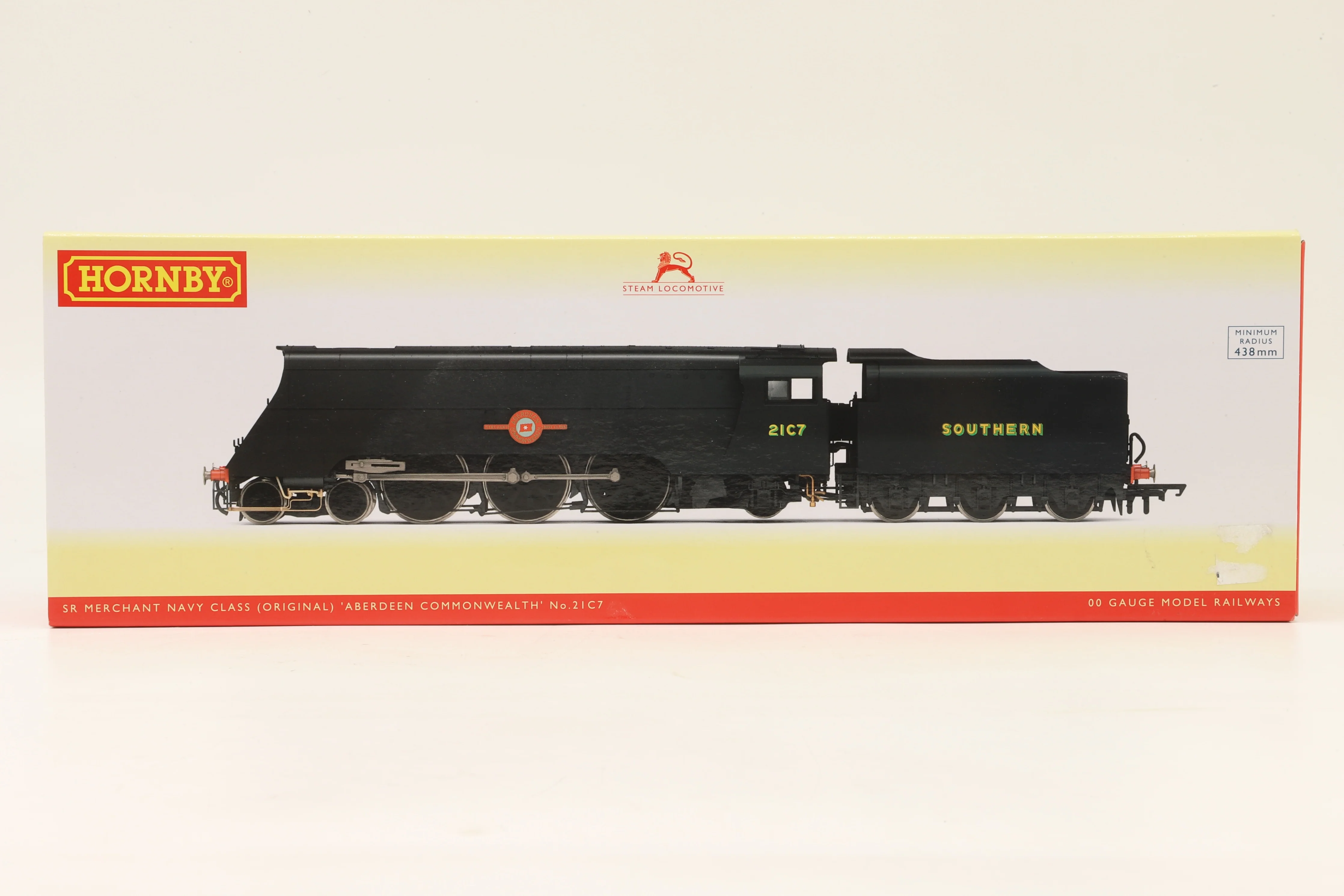 Hornby OO R3717 Merchant Navy Class '21C7' 'Aberdeen Commonwealth' SR Black
