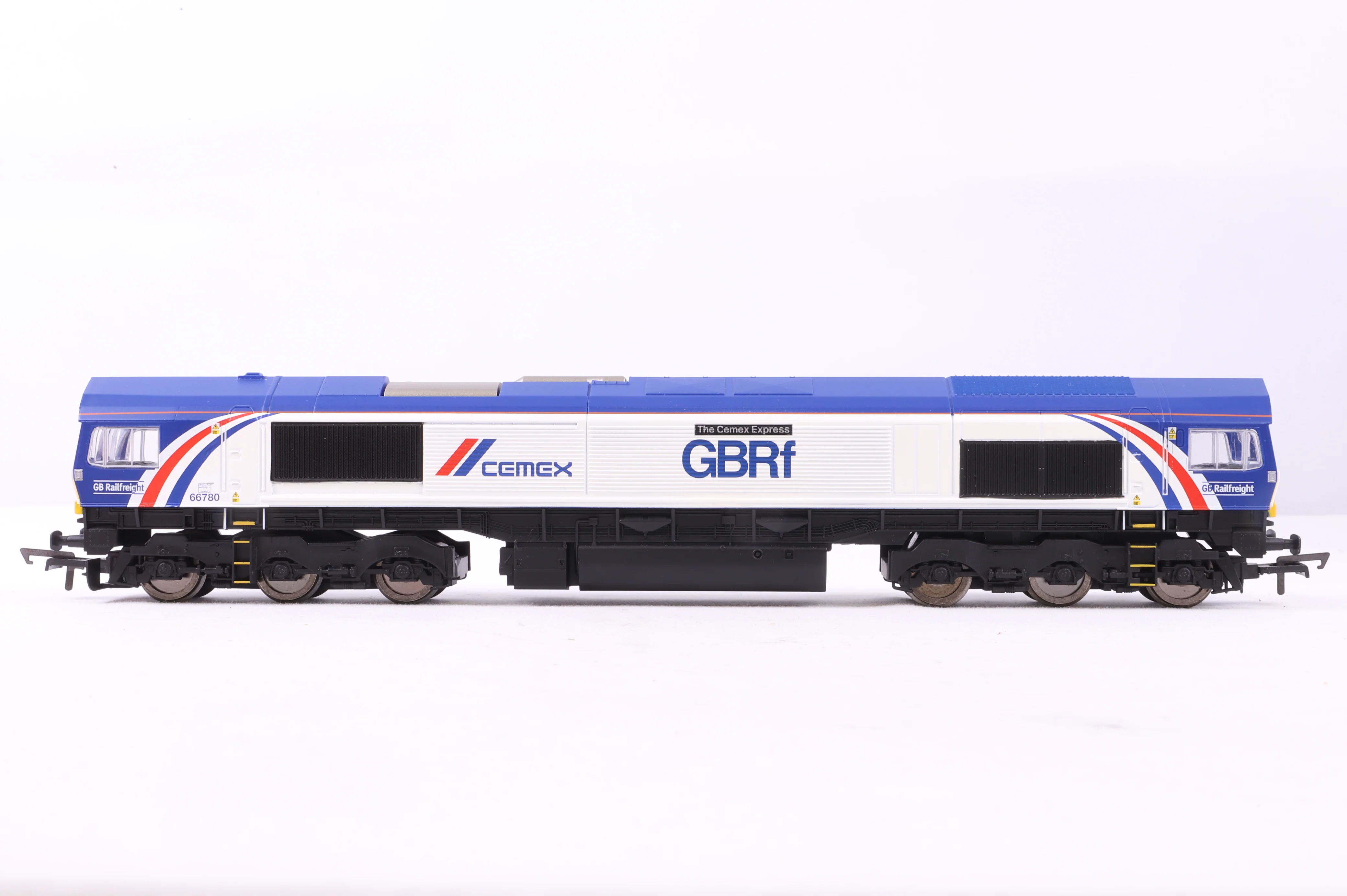 Hornby OO R3951 GBRf/CEMEX Co-Co Class 66 'The Cemex Express' '66780' - Image 2
