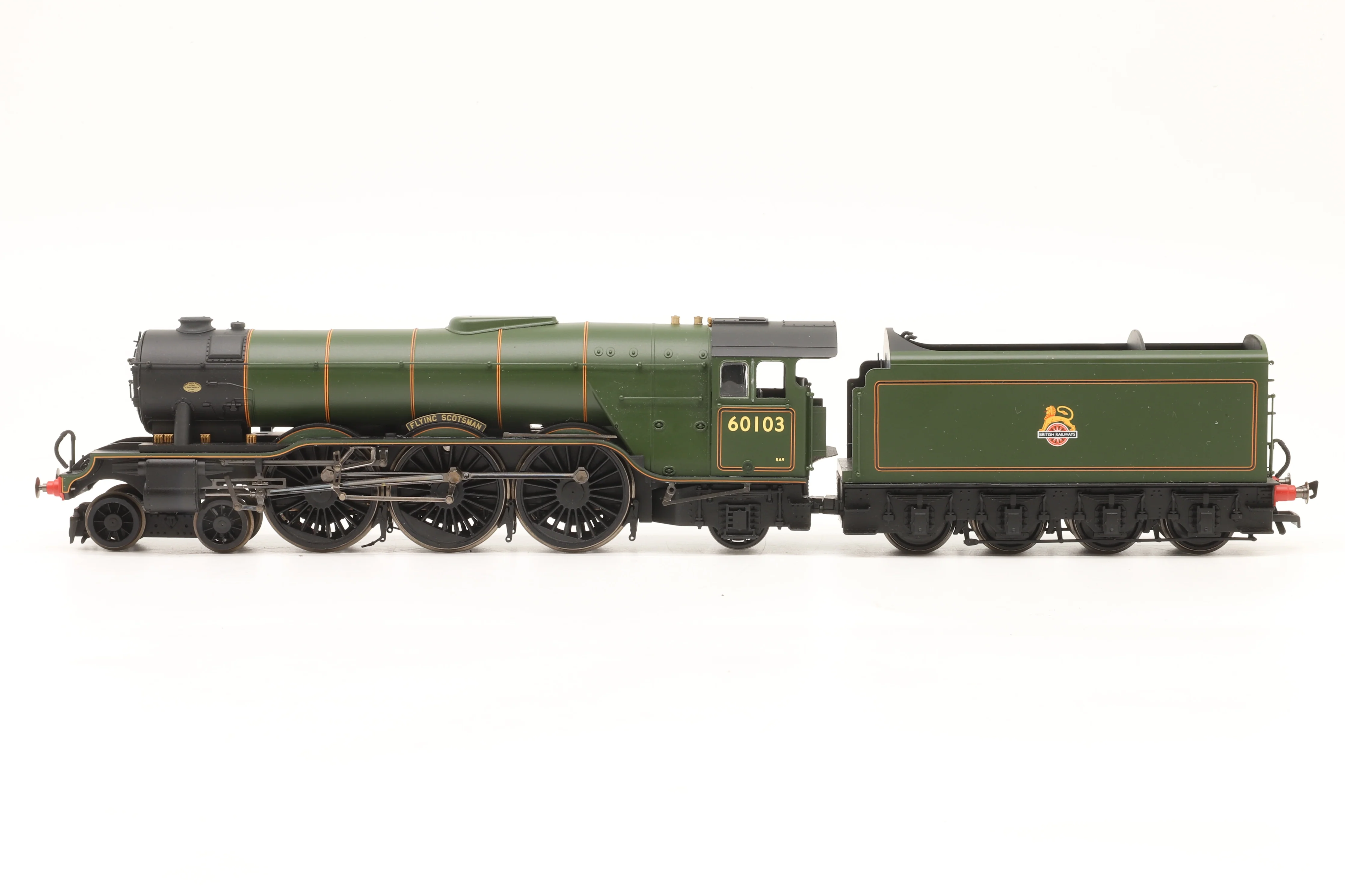 Hornby OO R39915 BR A3 Class 'Flying Scotsman' w/Steam Generator, Diecast Footplate & Flickering Firebox DCC Sound - Image 3