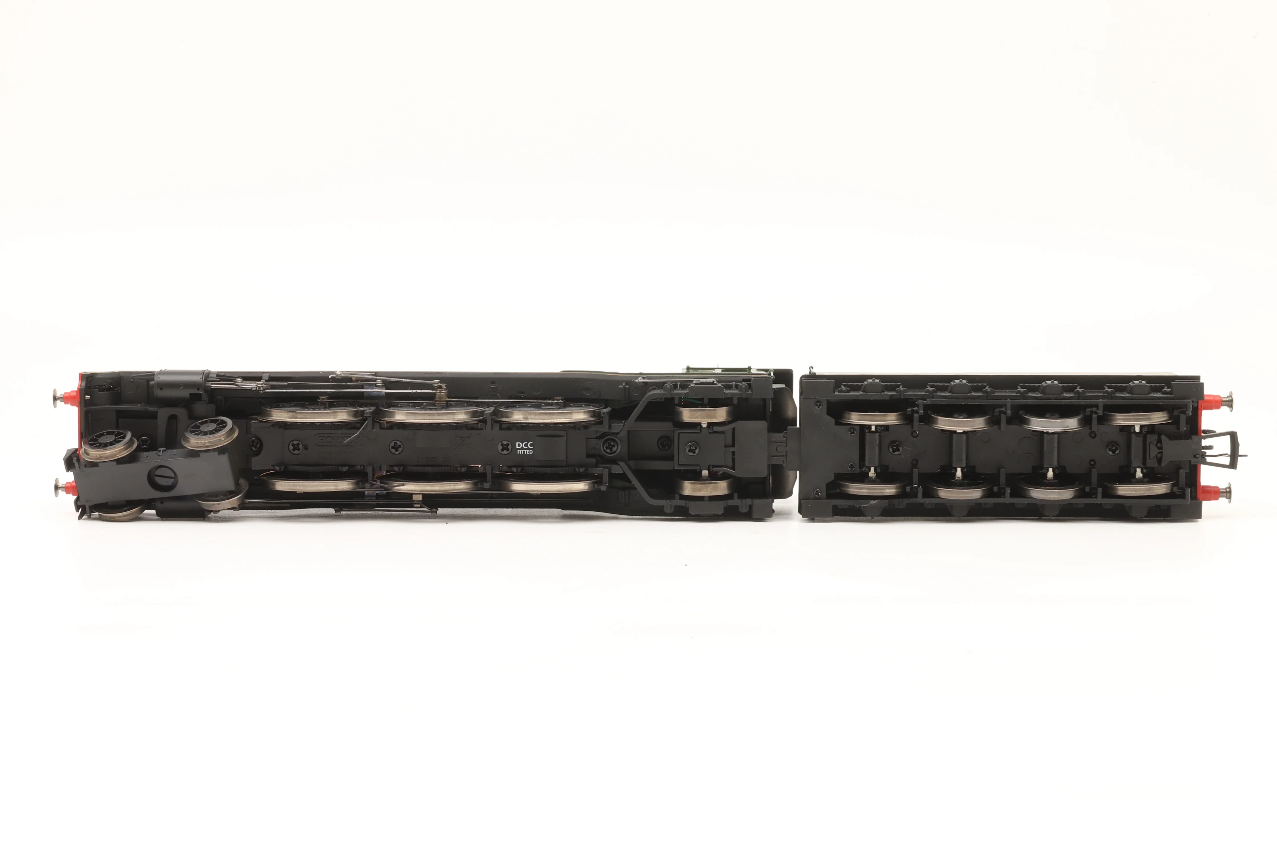 Hornby OO R39915 BR A3 Class 'Flying Scotsman' w/Steam Generator, Diecast Footplate & Flickering Firebox DCC Sound - Image 4