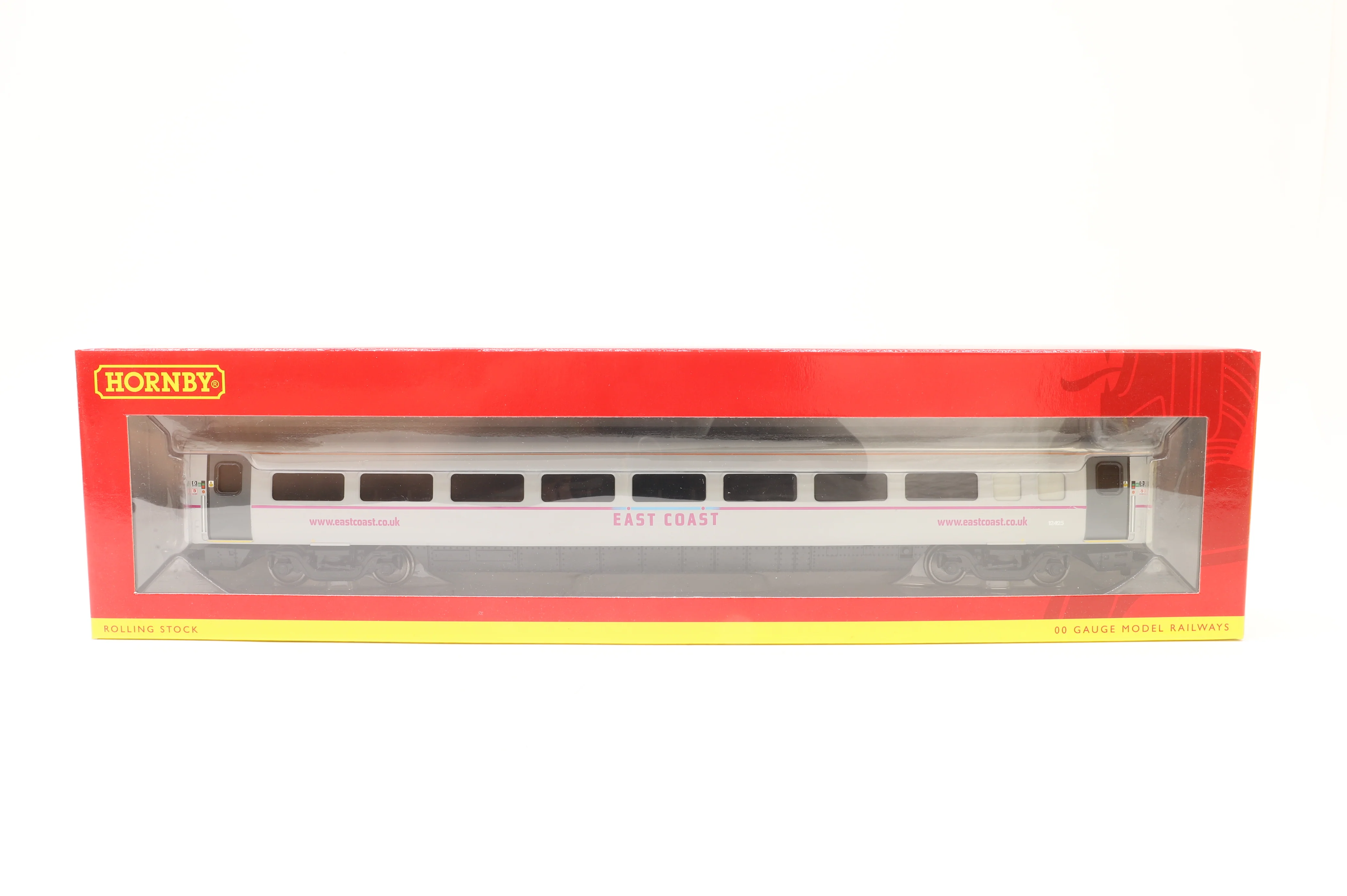 Hornby OO Rake Of 7 Mk4 Coaches East Coast Inc. R4666B, R4666, R4665A, R4666A, R4666C, R4665 & R4667 - Image 4
