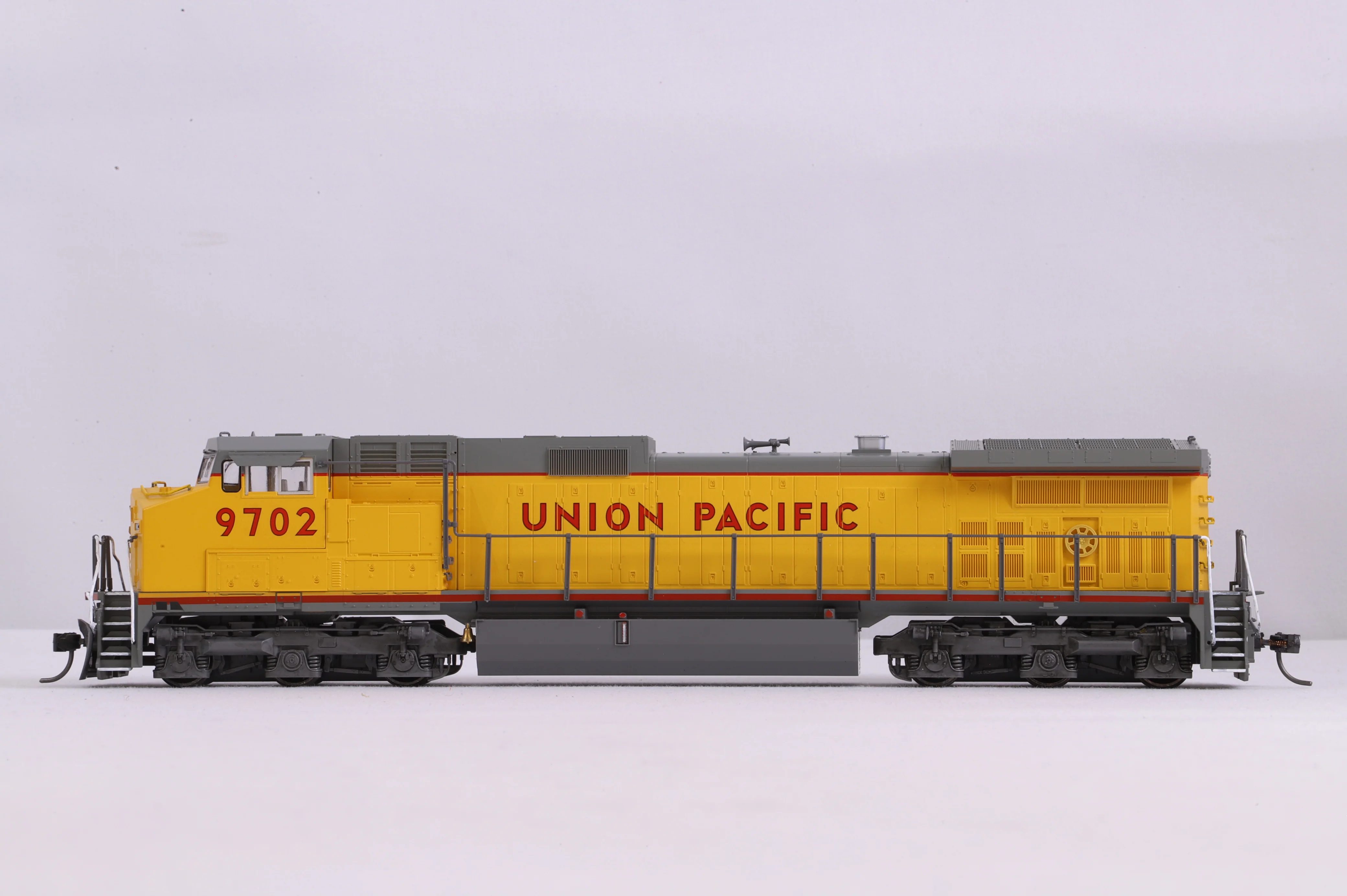 Kato HO 37-1305 GE C44-9W Dash 9 Union Pacific '9702' - Image 3