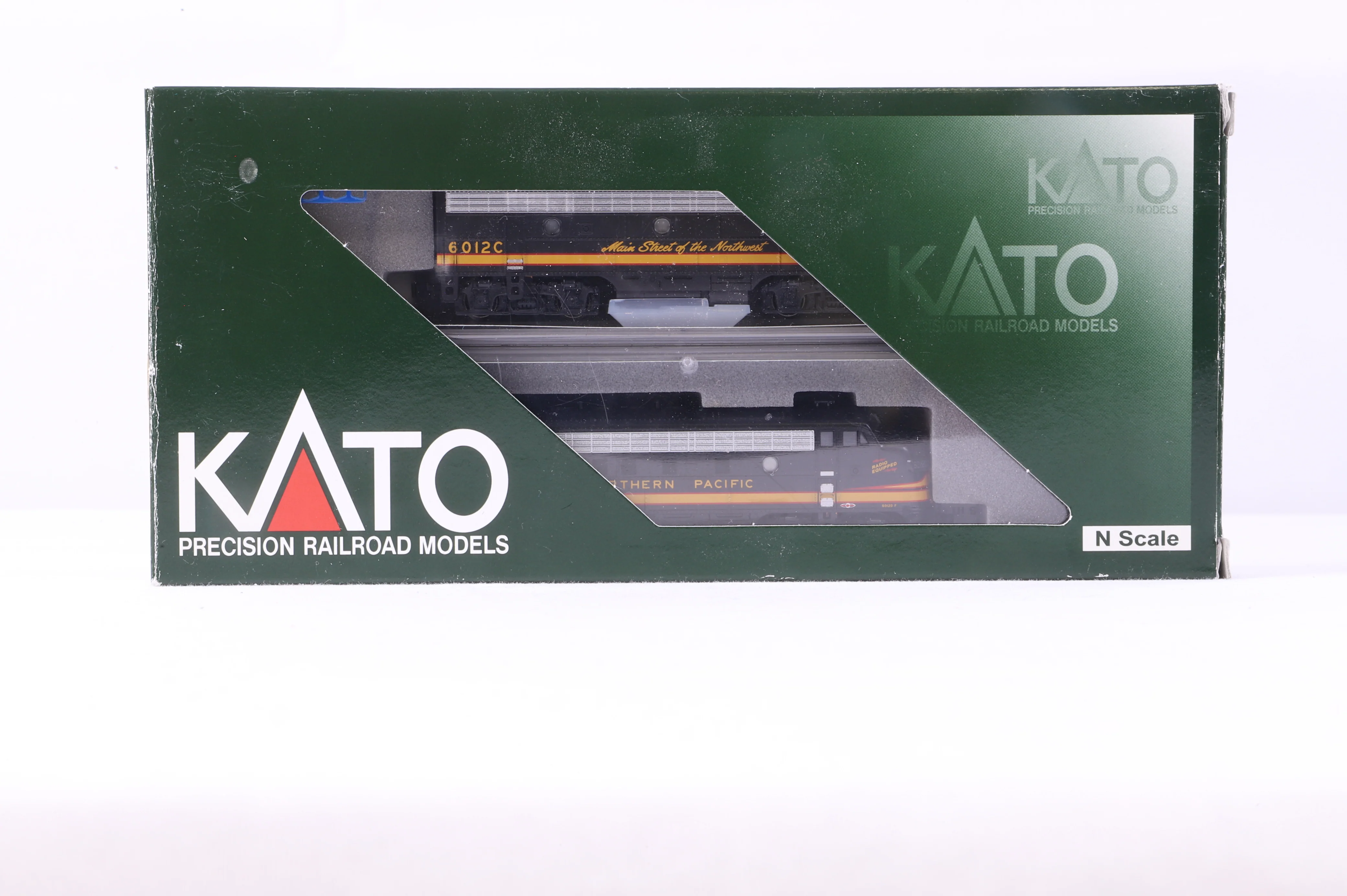 Kato N 106-0423 EMD F7A/B Set Northern Pacific '6012D' & '6012C'