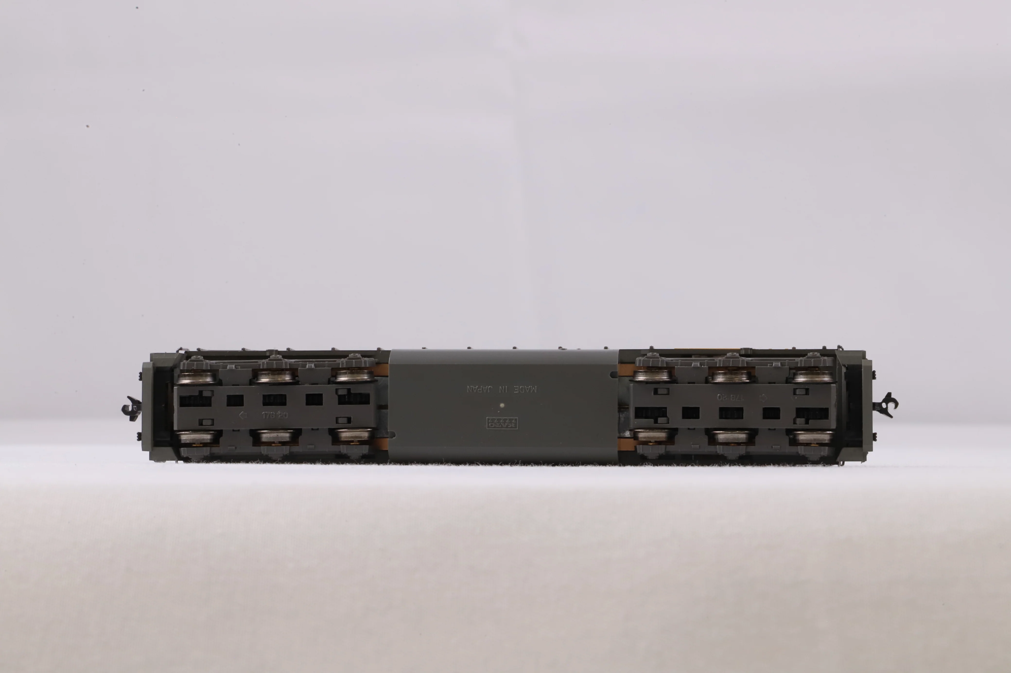 Kato N 176-2103 SD40 UP '3001' Diesel Locomotive Renumbered - Image 3