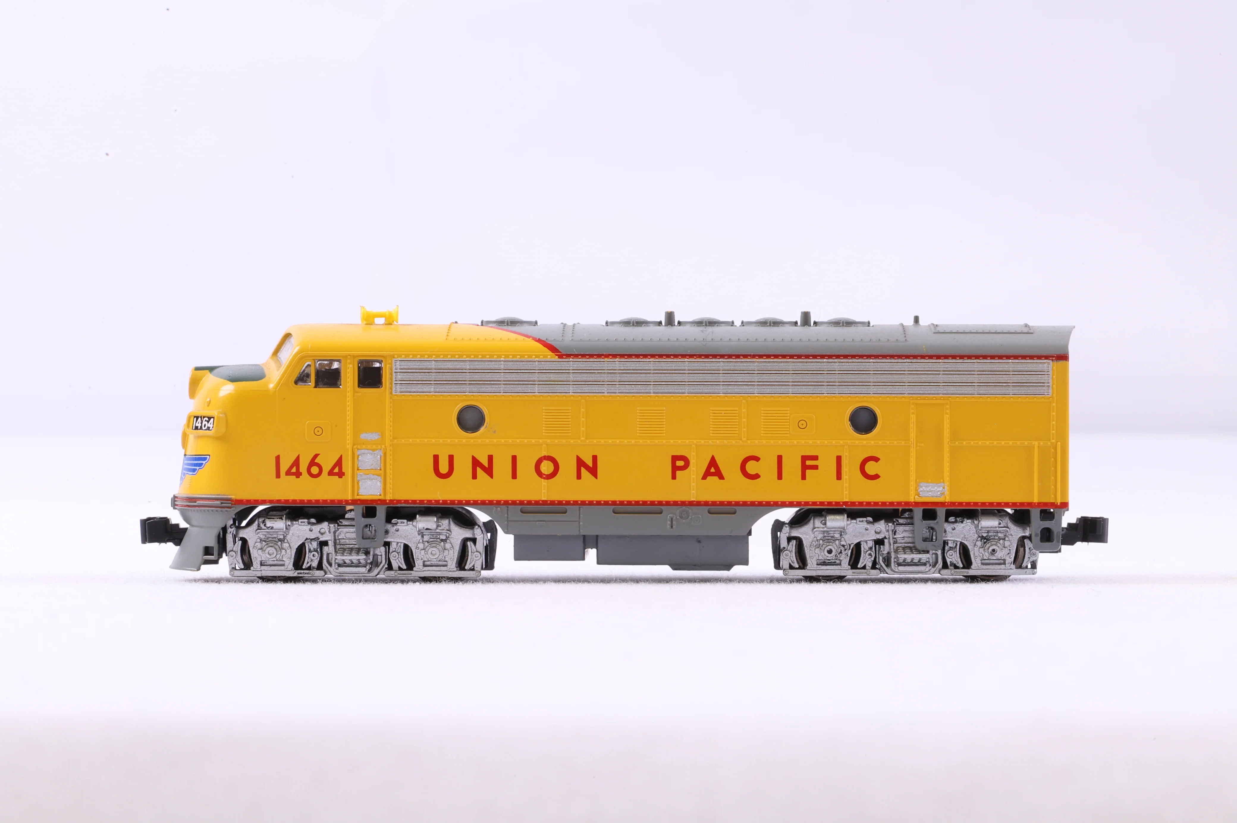 Kato N 176-216 F7A Union Pacific '1464' Diesel Locomotive - Image 3