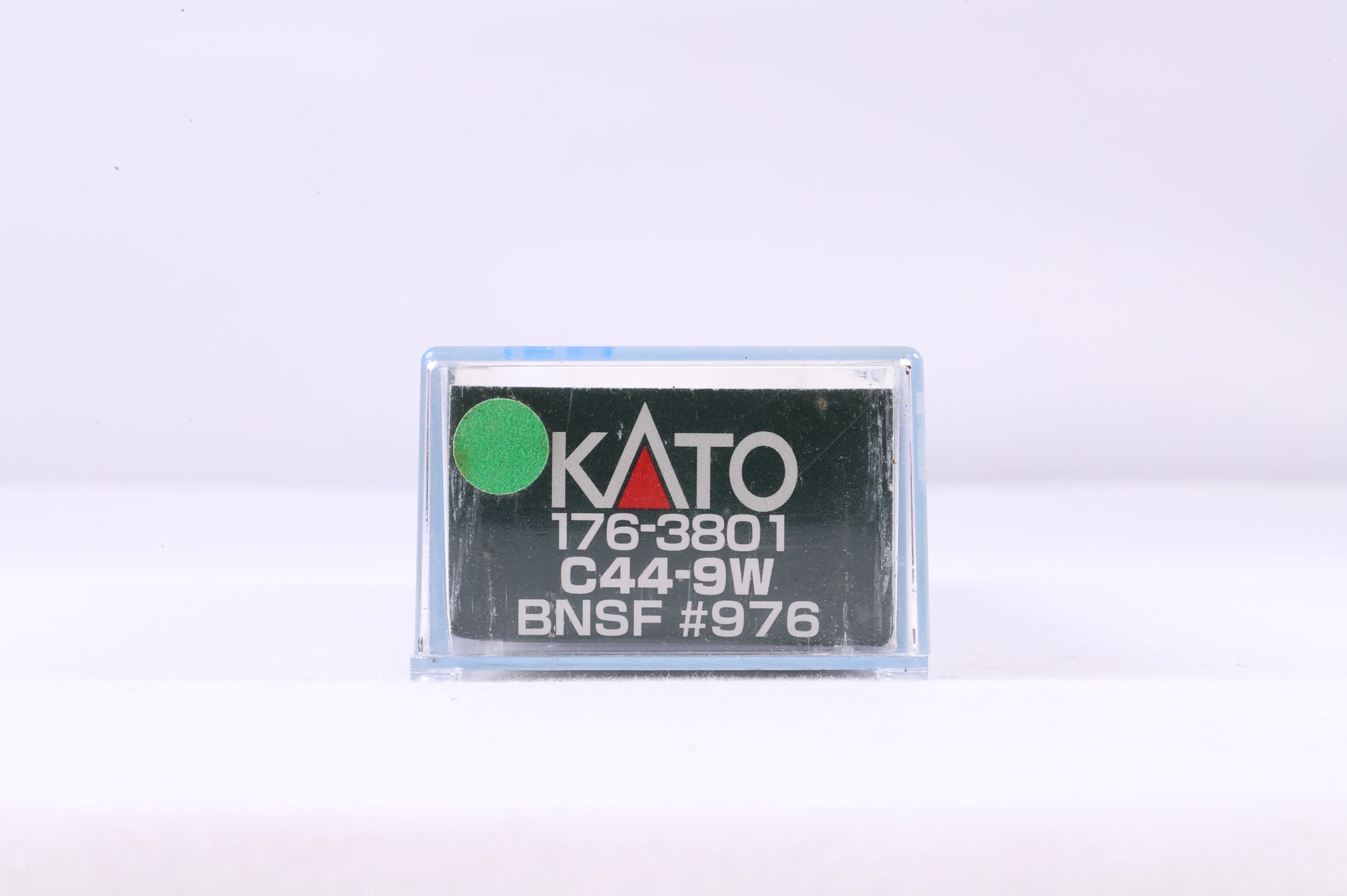 Kato N 176-3801 C44-9W BNSF '976' - Image 7