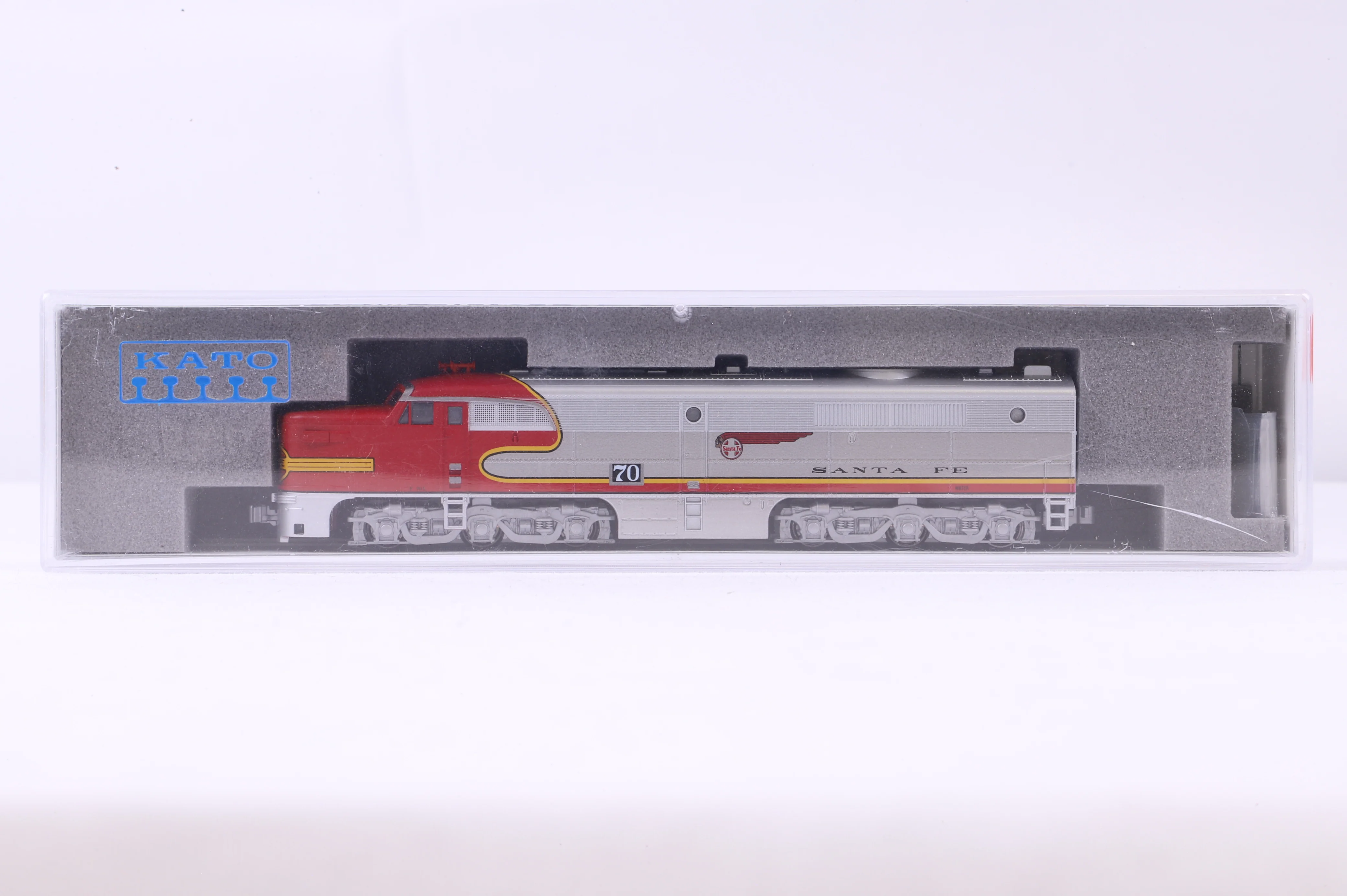 Kato N 176-4120 PA-1 AT&SF Warbonnet '70' Diesel Locomotive