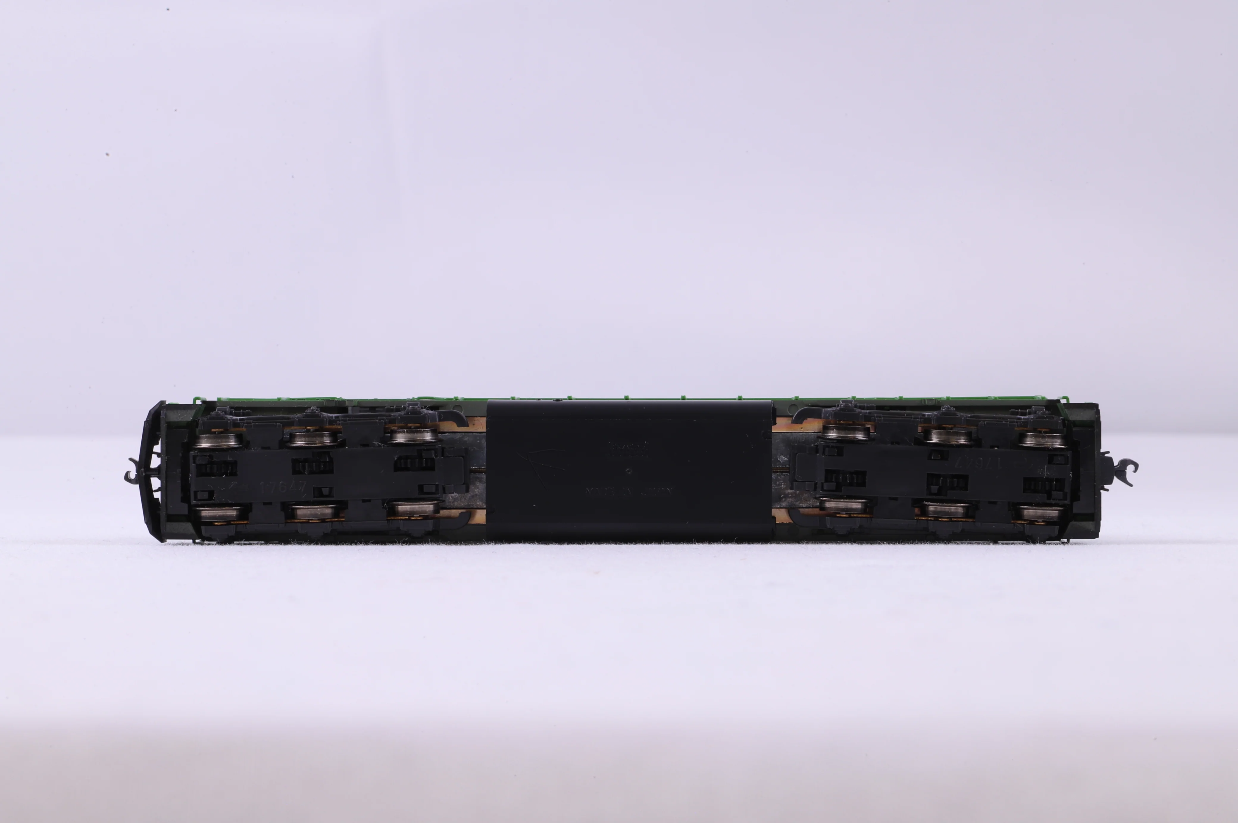 Kato N 176-4801 SD40-2 Early BN '6333' Diesel Locomotive - Image 4