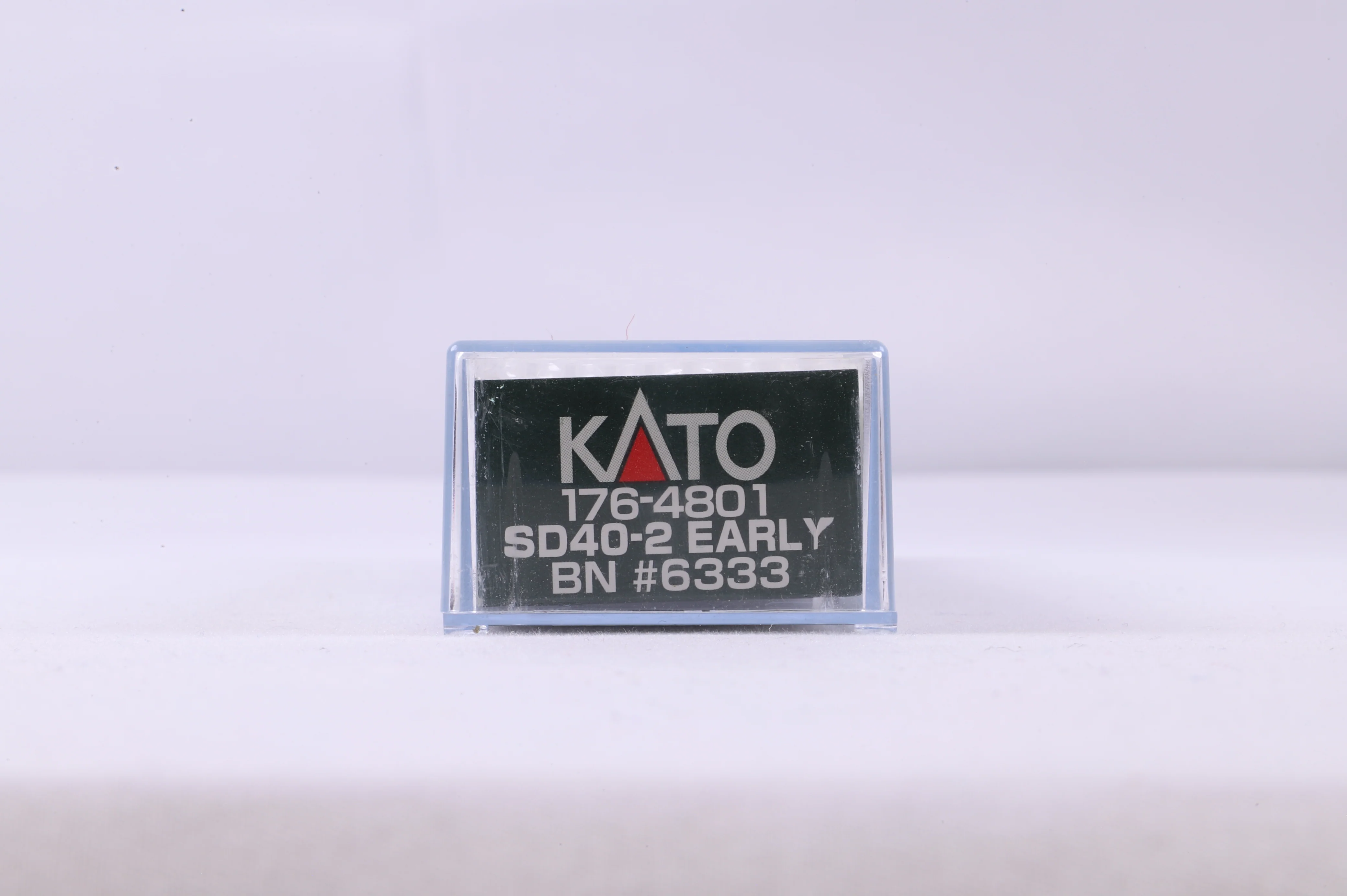 Kato N 176-4801 SD40-2 Early BN '6333' Diesel Locomotive - Image 7
