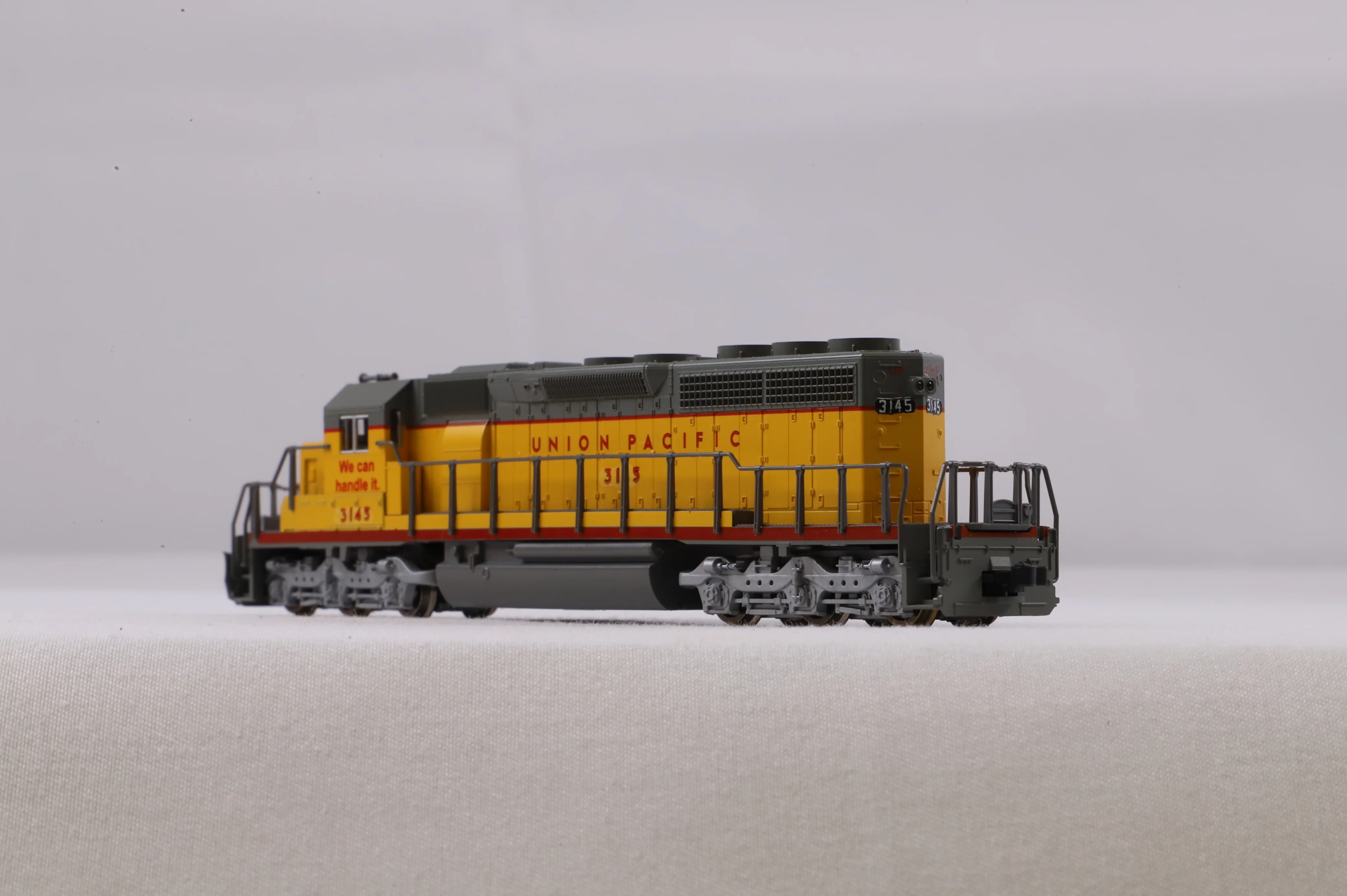 Kato N 176-4812 SD40-2 Early UP '3145' Diesel Locomotive Renumbered - Image 4