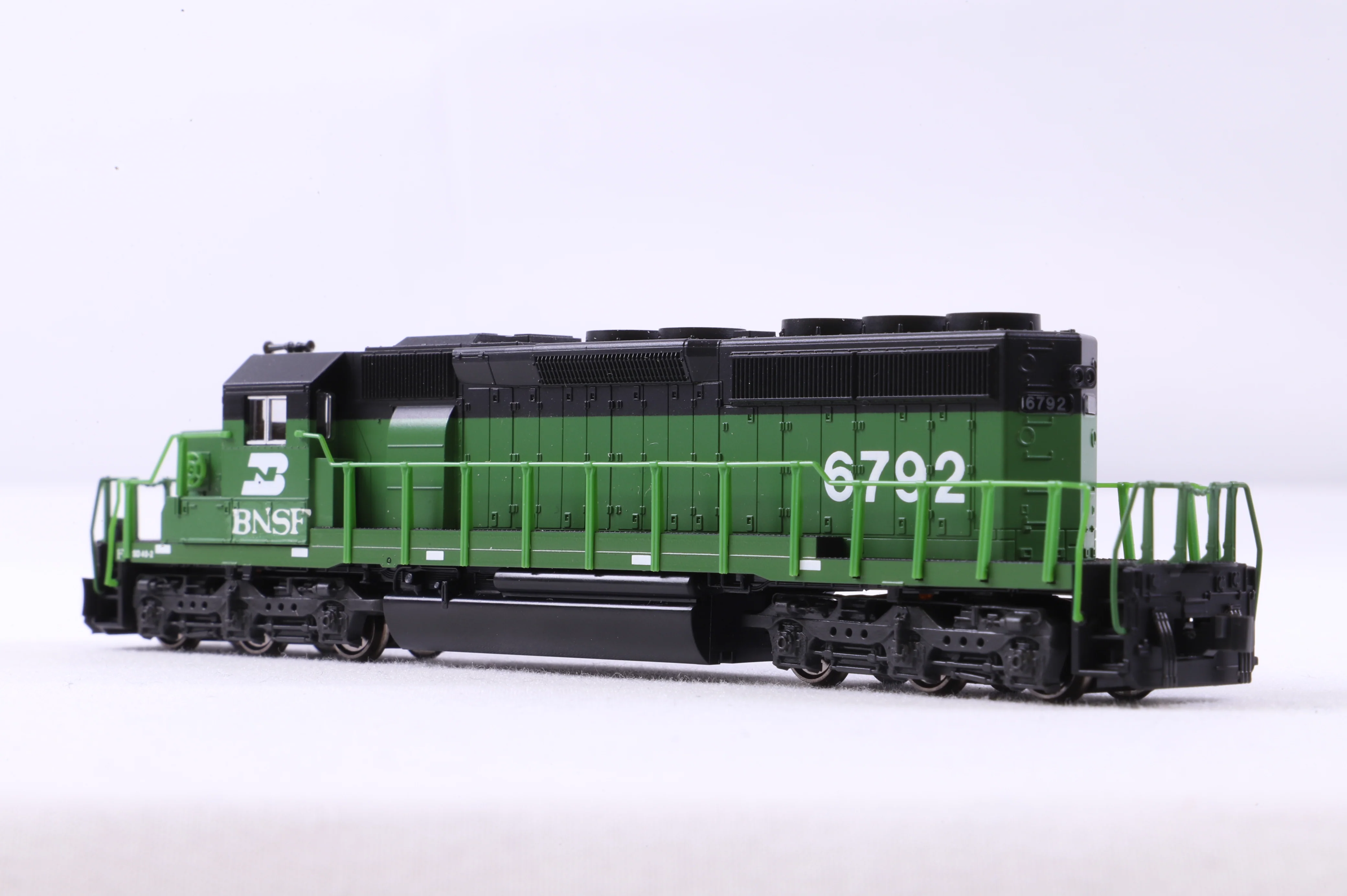 Kato N 176-4960 SD40-2 BNSF '6792' - Image 2