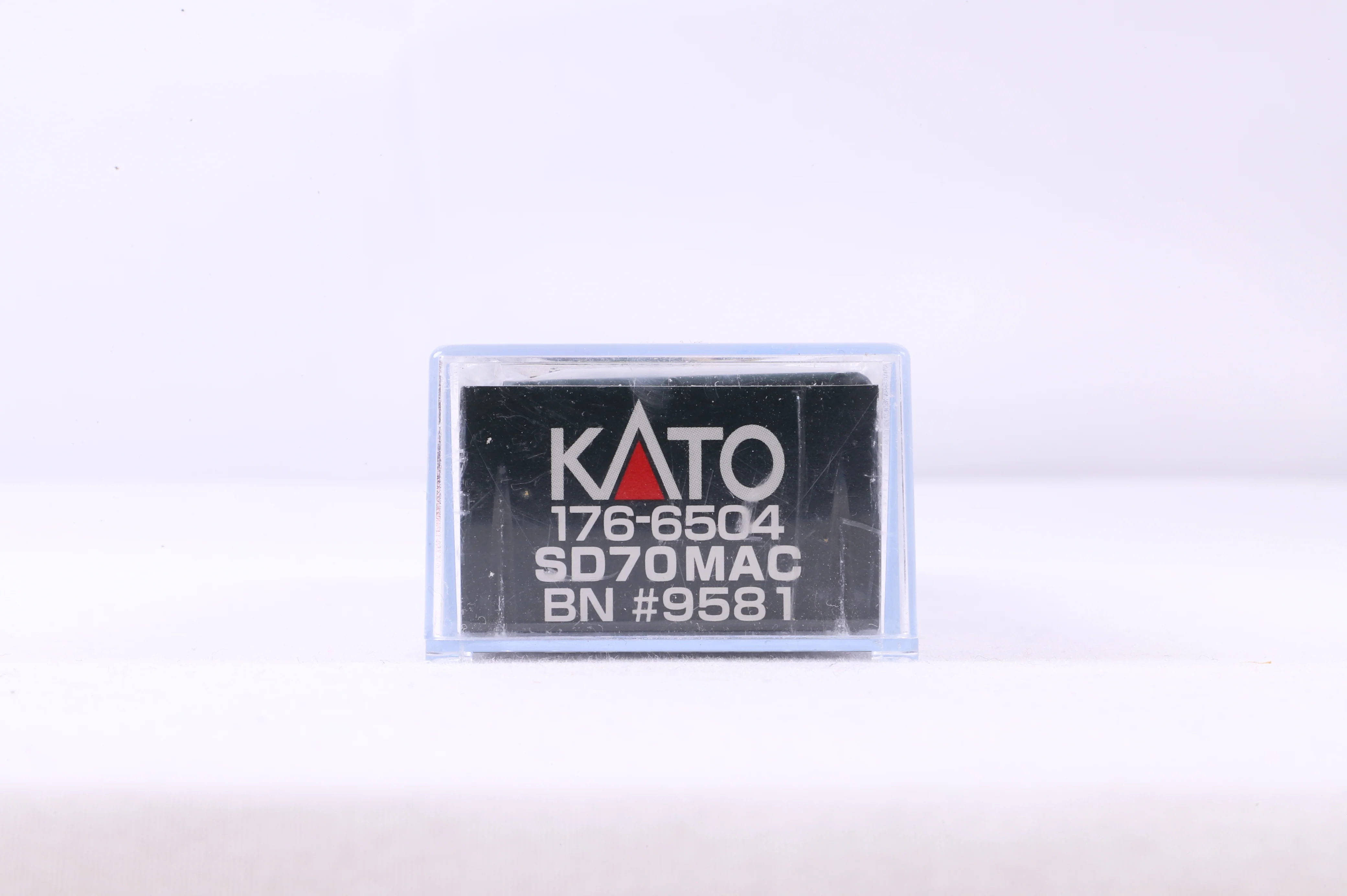 Kato N 176-6504 SD70MAC BN '9581' Diesel Locomotive - Image 3