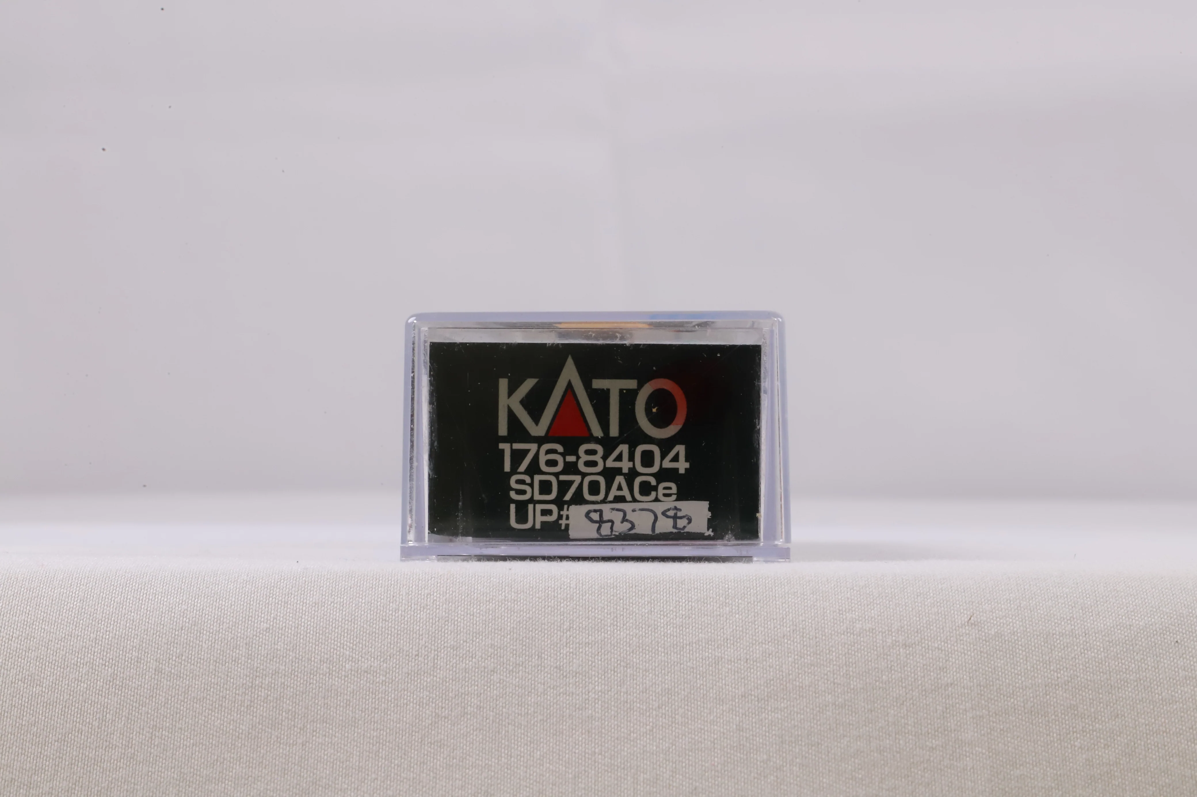 Kato N 176-8404 SD70ACe UP '8378' Diesel Locomotive Renumbered - Image 6