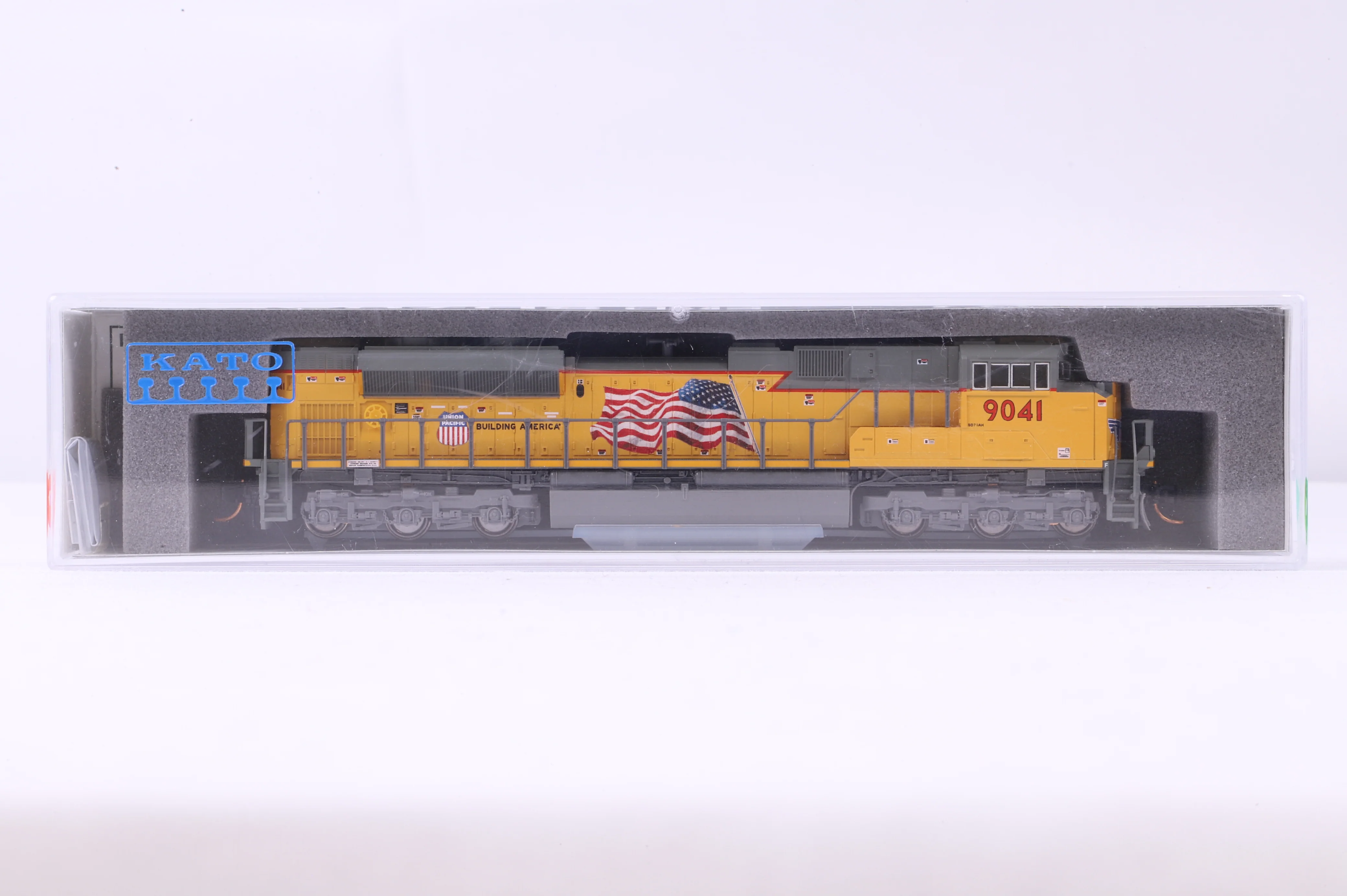 Kato N 176-8520 SD70ACe UP '9041'