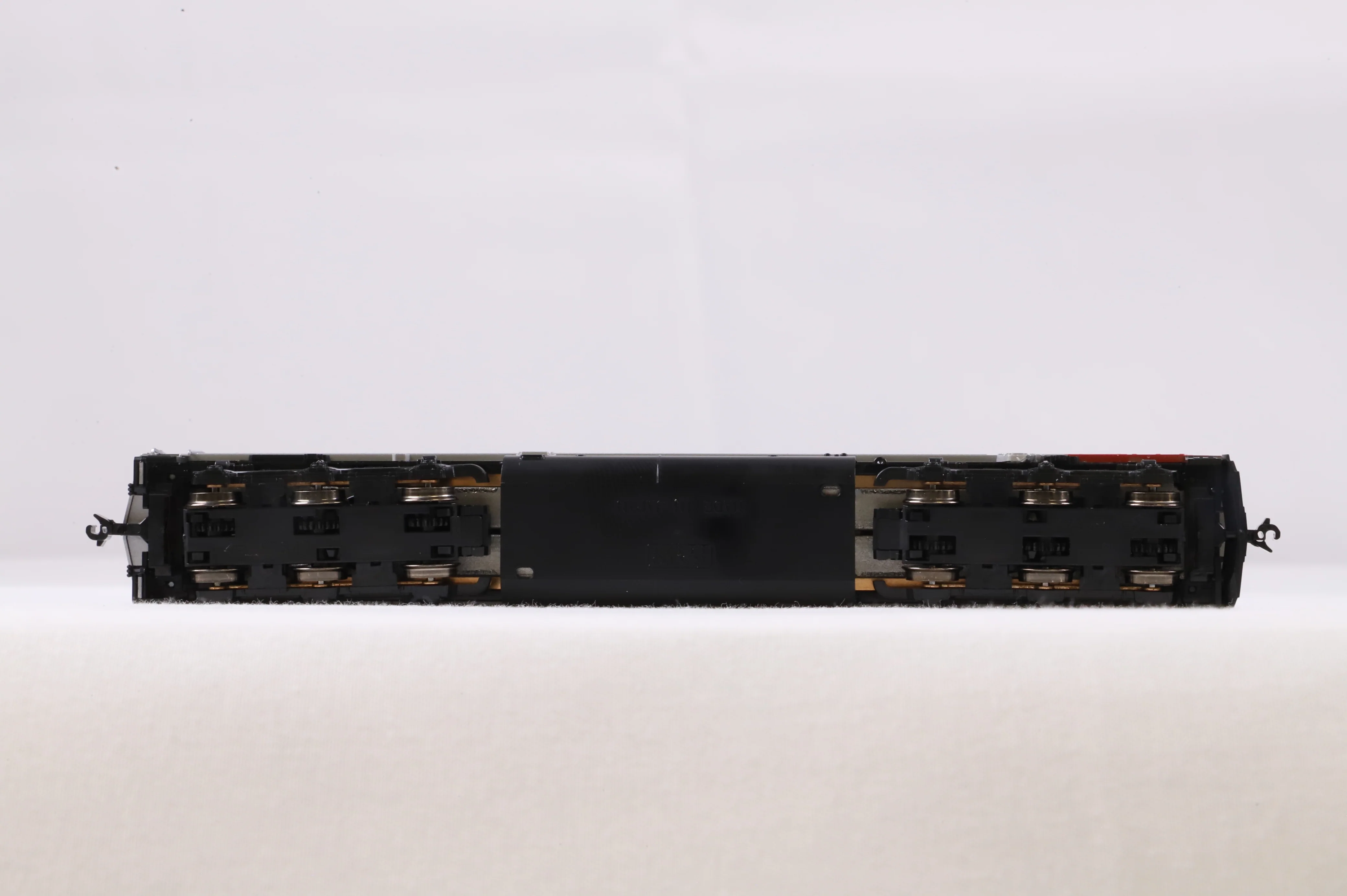 Kato N 176-9201 SDP40F Type 1 Body Amtrak Phase 1 '501' Diesel Locomotive Renumbered - Image 3