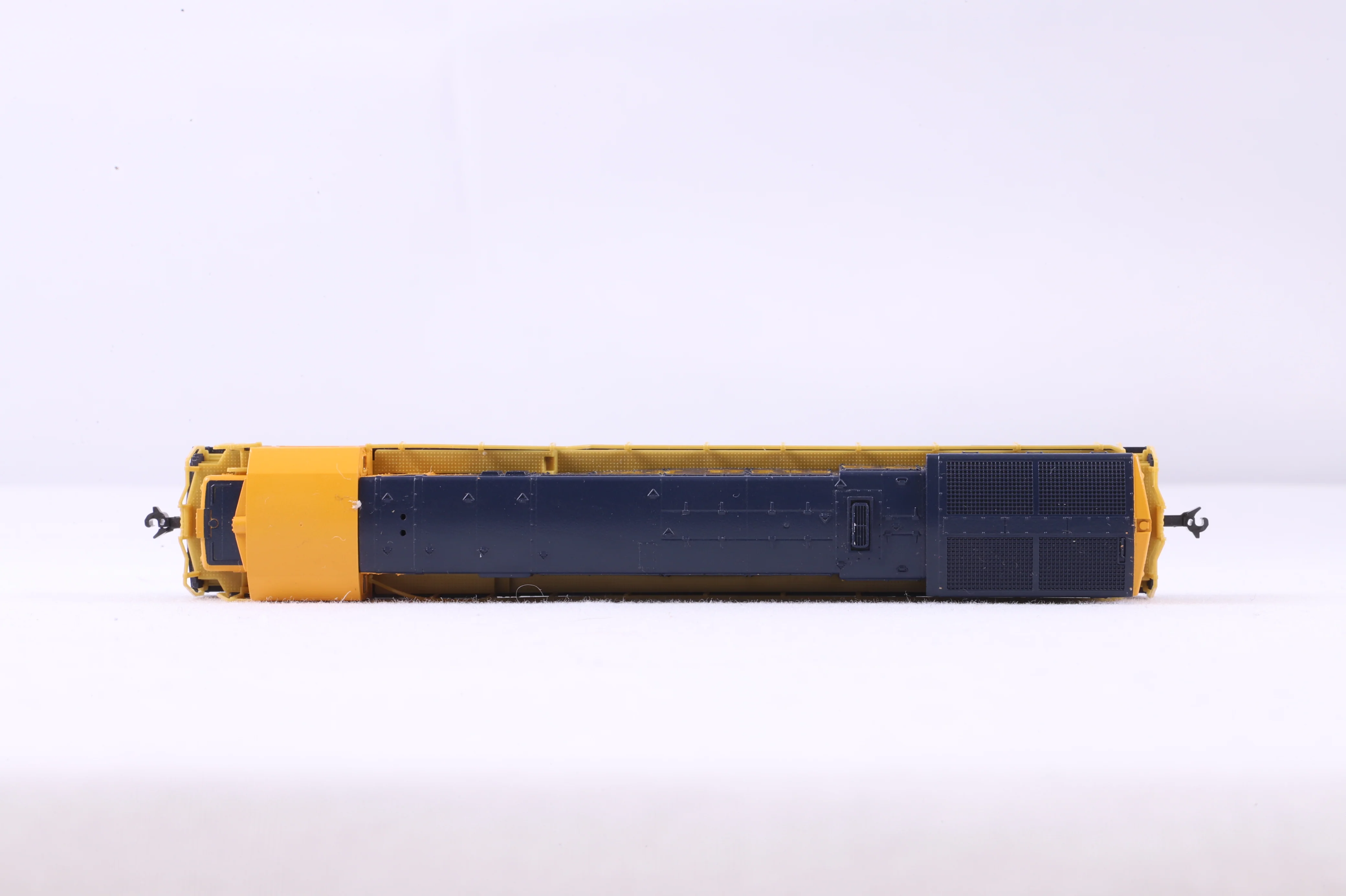 Kato N C30-7 Santa Fe '8040', DCC Fitted - Image 4