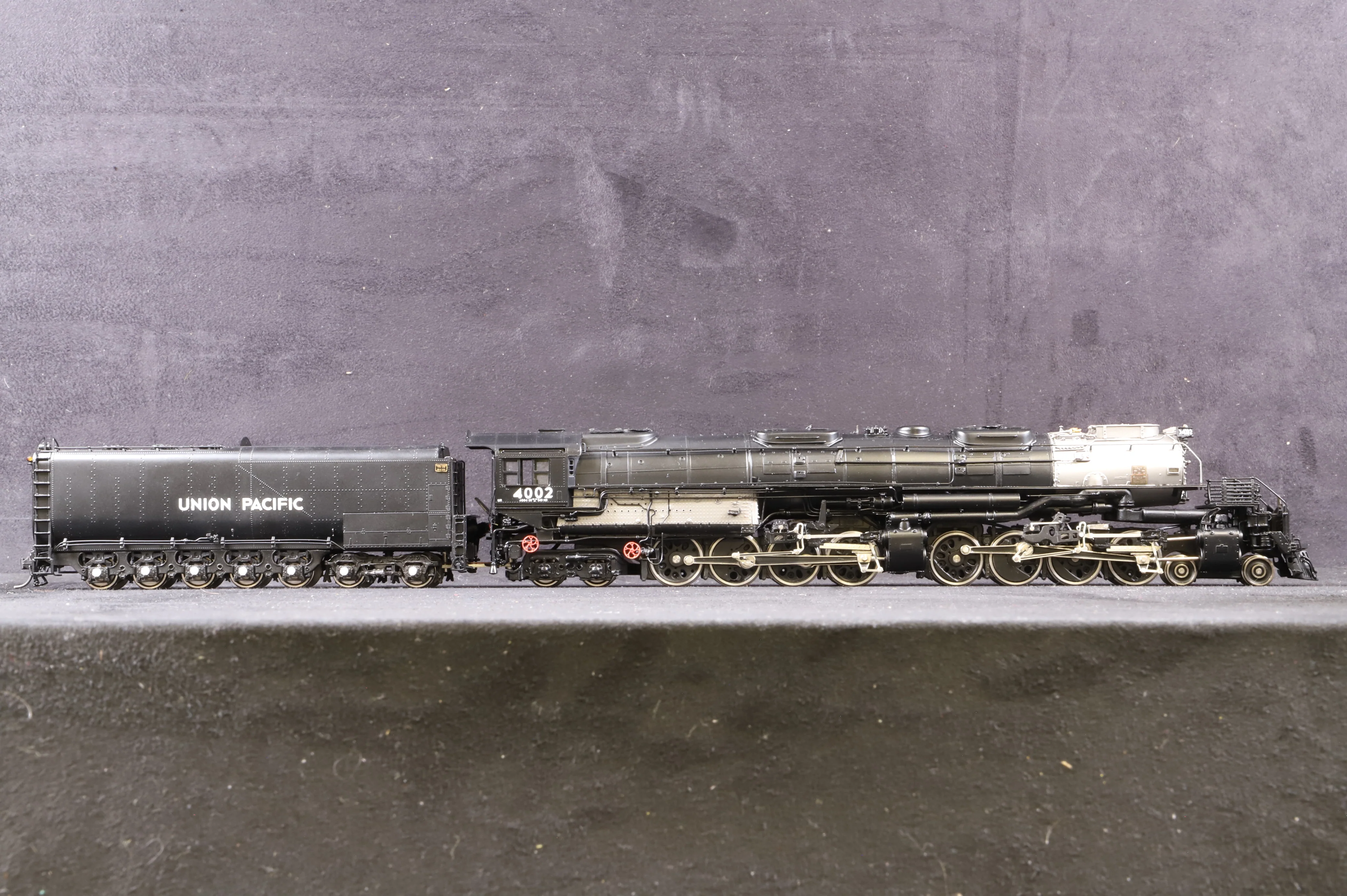 Key Imports HO Brass 4000 UP Big Boy 4-8-8-4 '4002' Steam Locomotive - Image 2