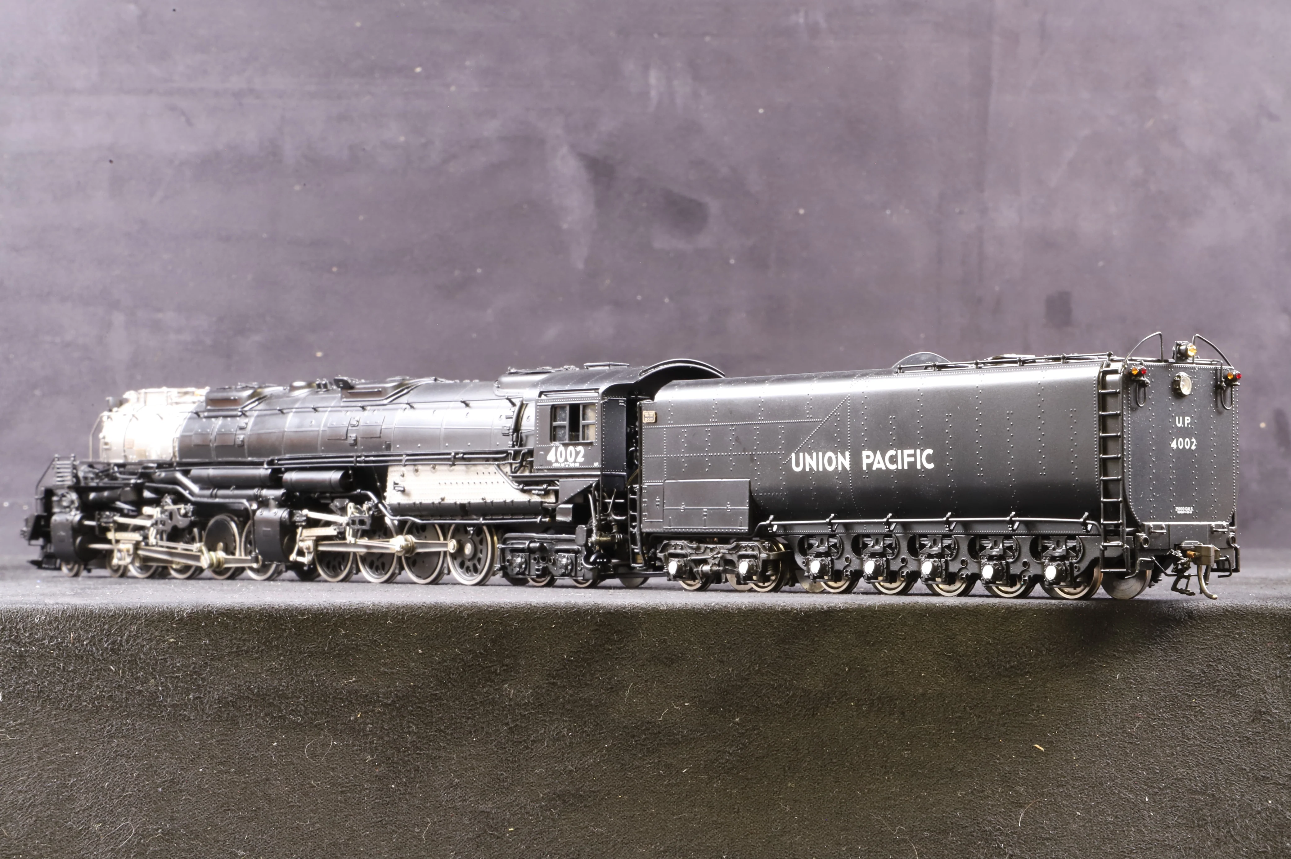 Key Imports HO Brass 4000 UP Big Boy 4-8-8-4 '4002' Steam Locomotive - Image 4