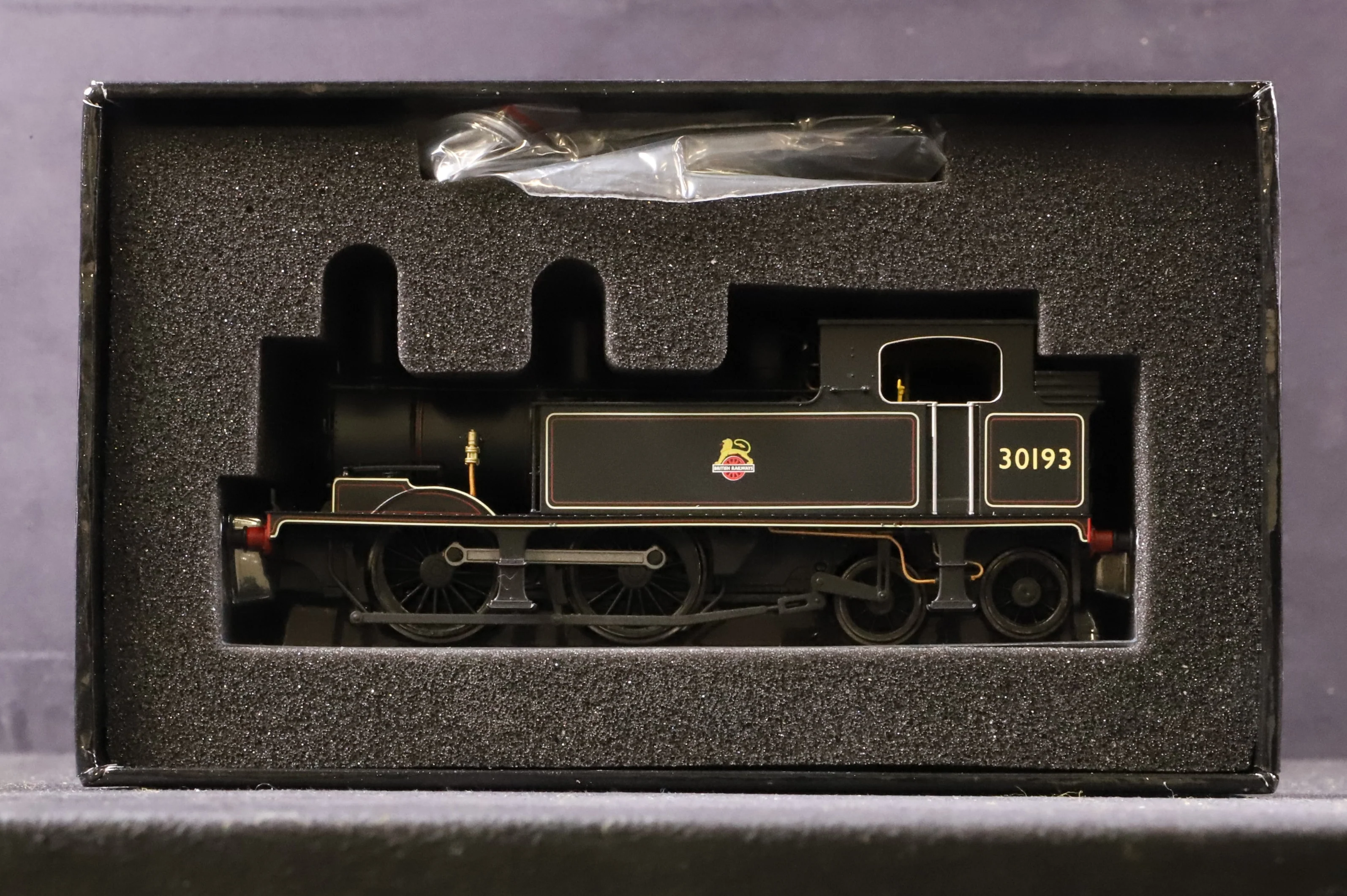 KMRC OO K2106 Adams Radial Tank '30193' BR Balck E/C - Image 2