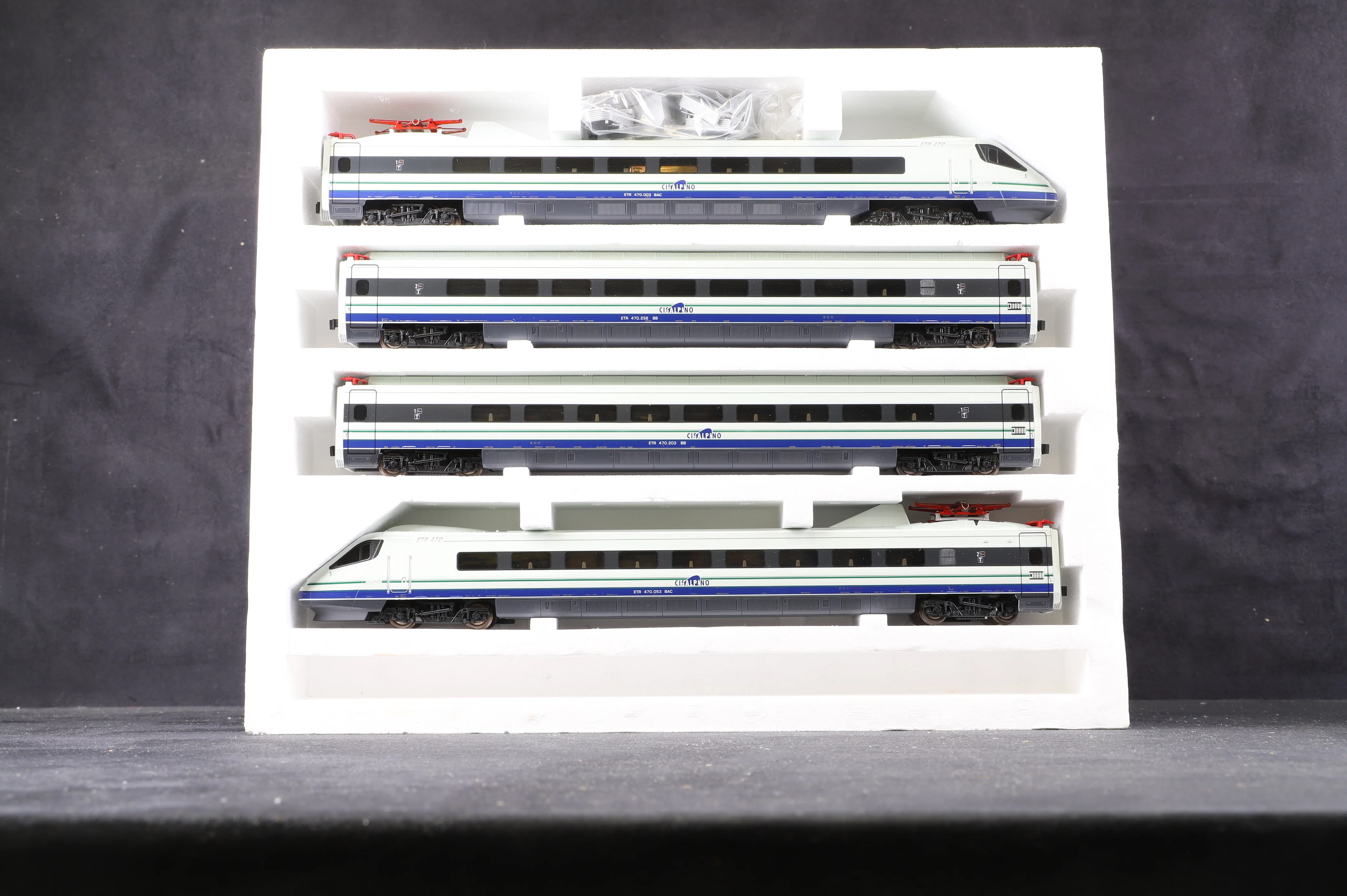 Lima HO ETR 470 Cisalpino Train, Inc. L149719, L149939 & 39-1, L149940 & 40-1 - Image 2
