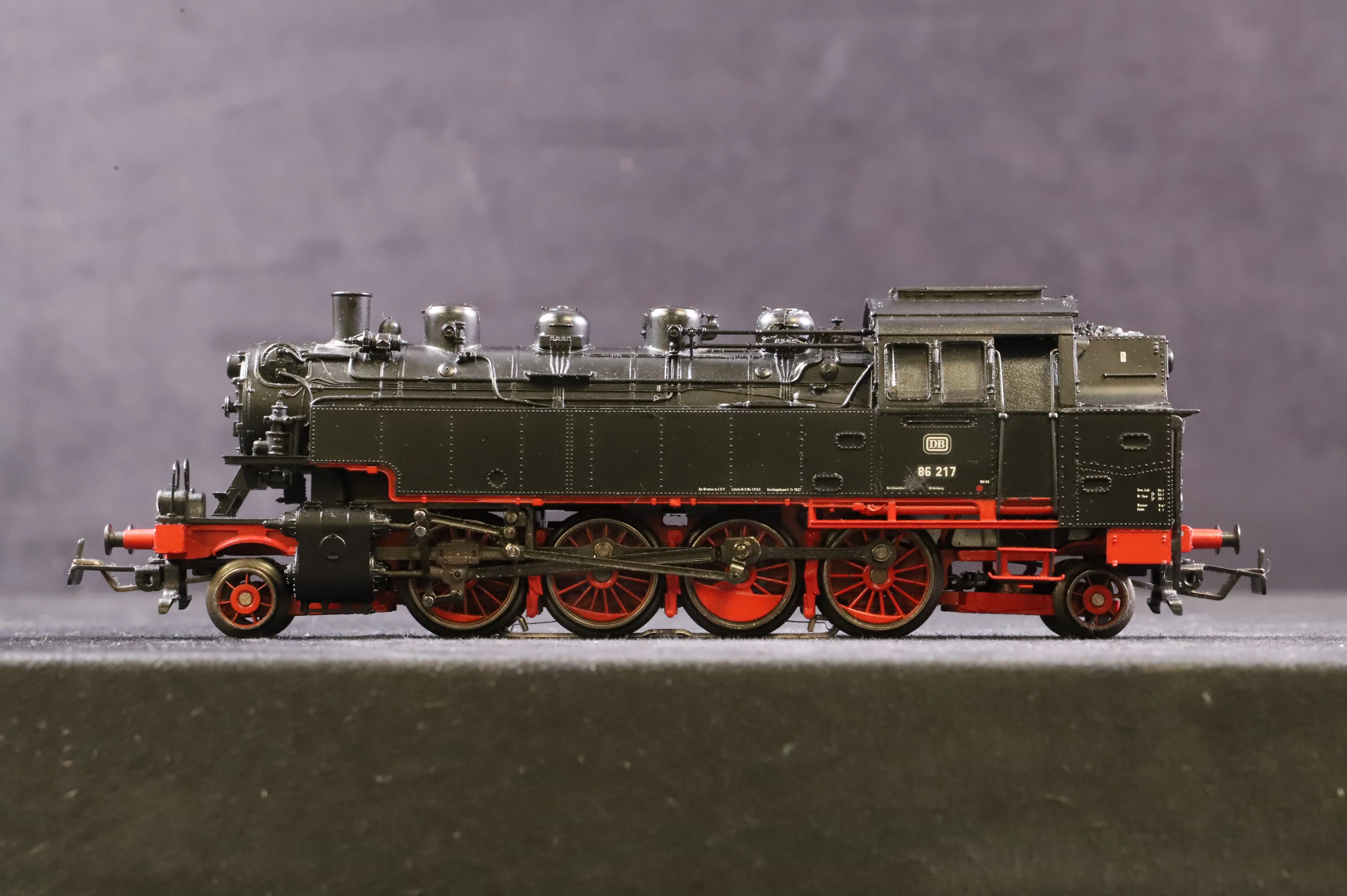 Marklin HO 33961 BR 86 86217 in DB Black/Red - Image 2