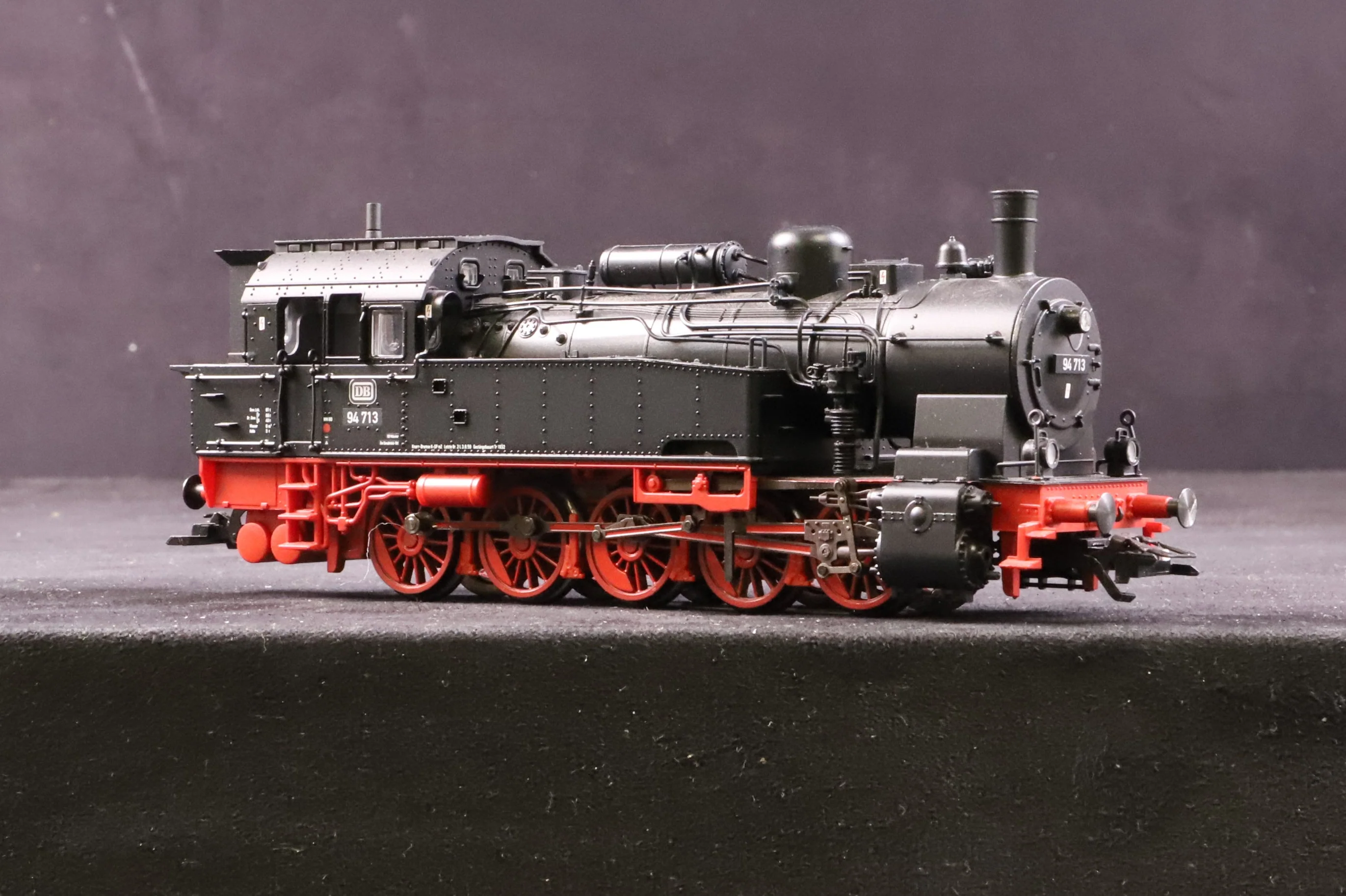 Marklin HO Class 94 0-10-0 '94 713' DB Tank Locomotive MFX Sound