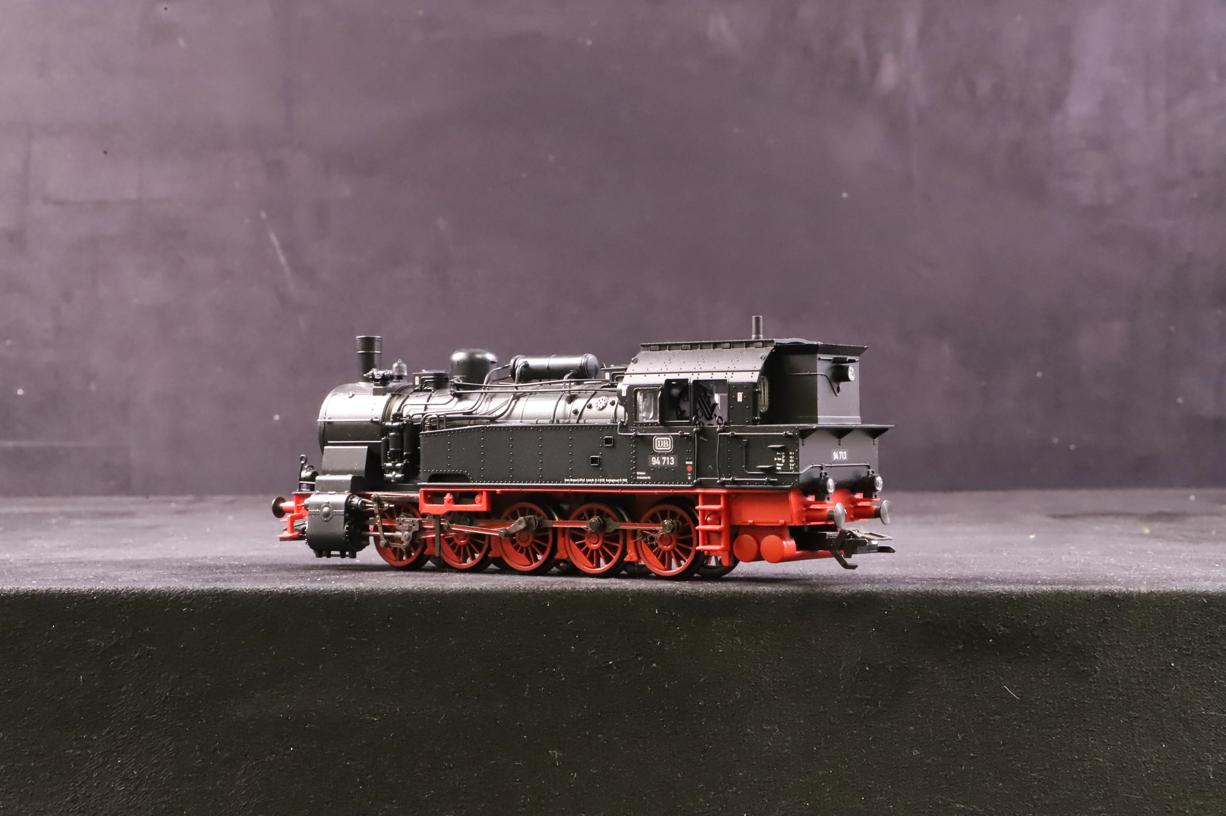 Marklin HO Class 94 0-10-0 '94 713' DB Tank Locomotive MFX Sound - Image 2