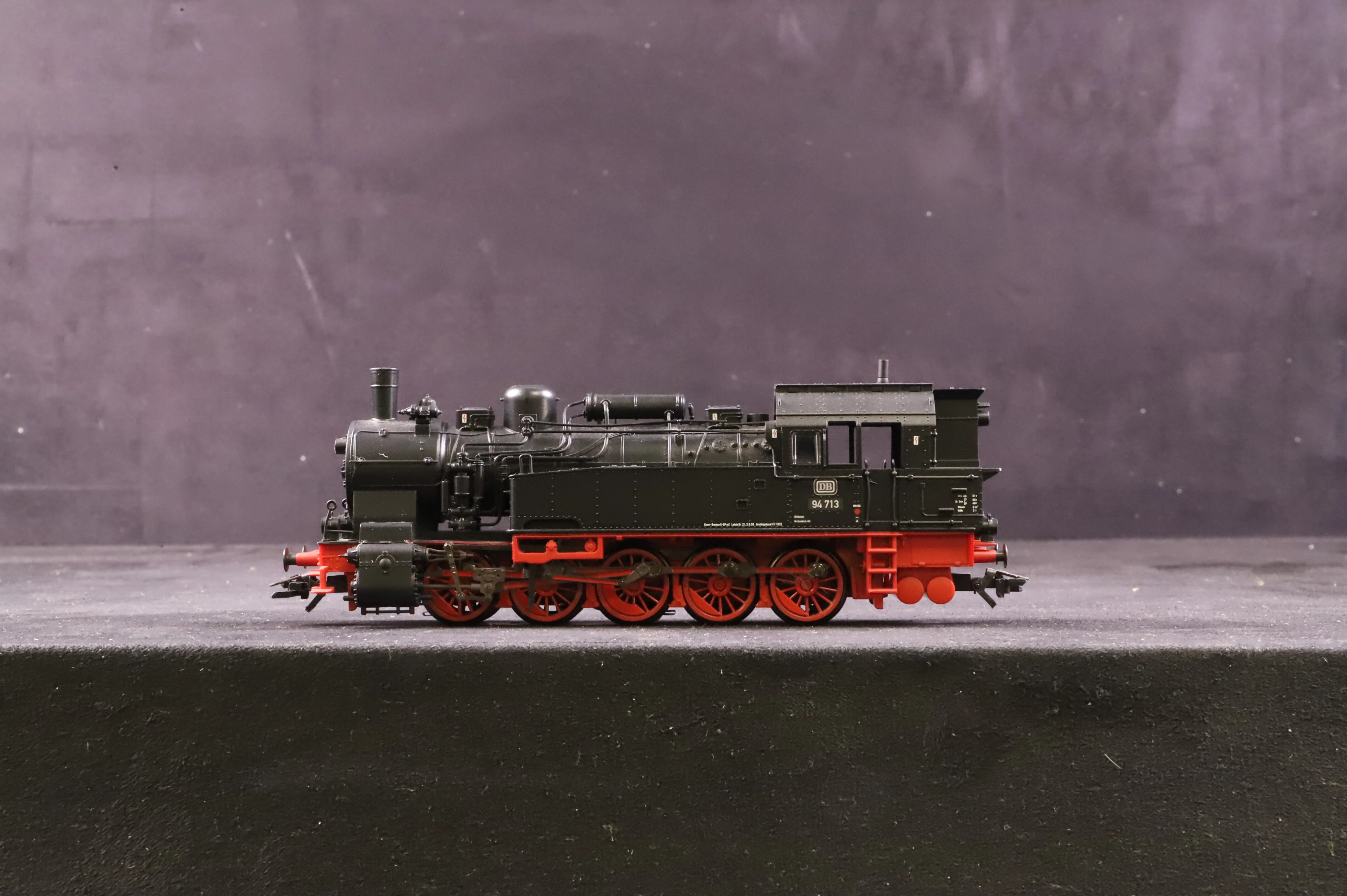 Marklin HO Class 94 0-10-0 '94 713' DB Tank Locomotive MFX Sound - Image 3